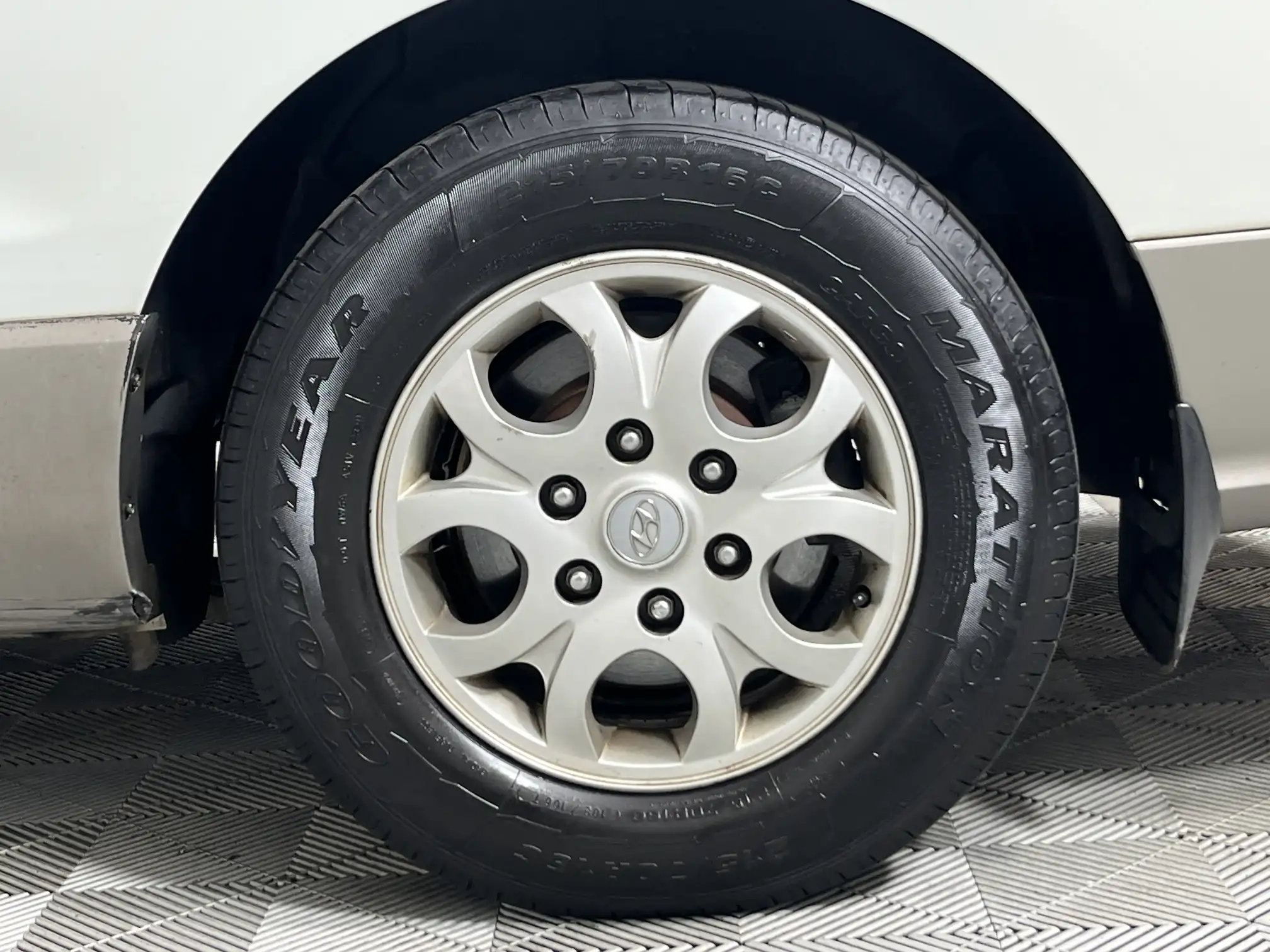 Hyundai H-1