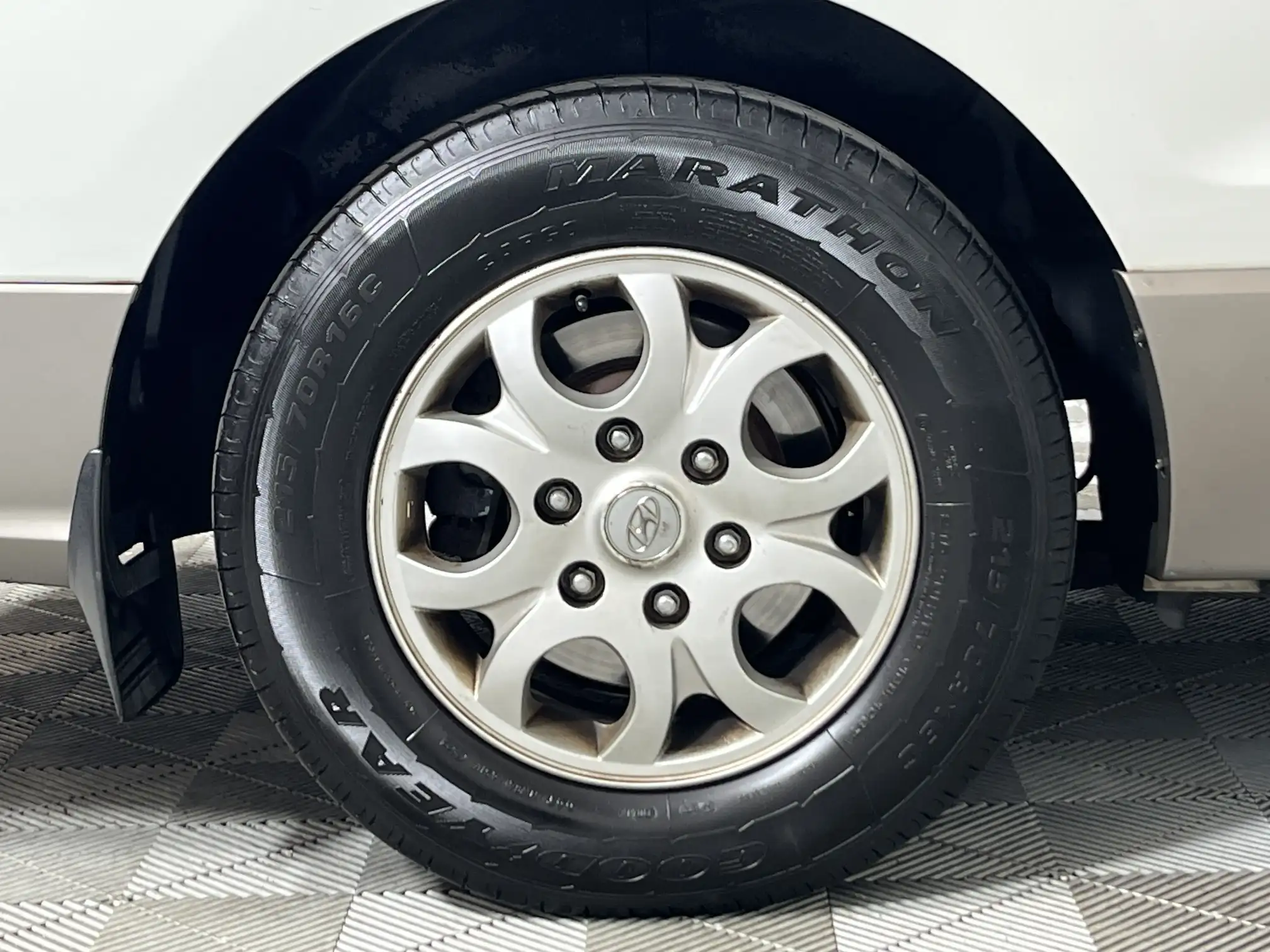 Hyundai H-1