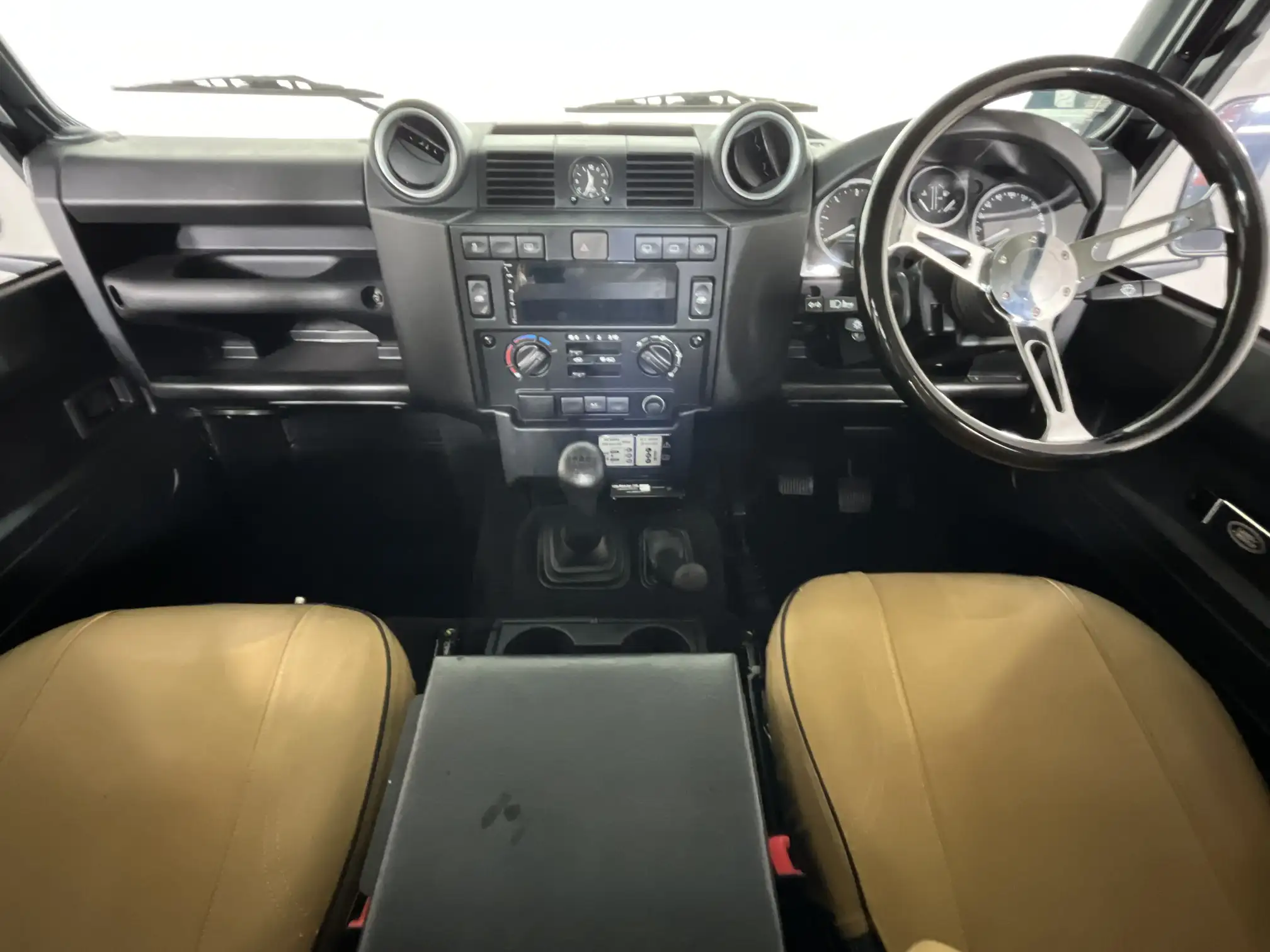 Land Rover Defender 90