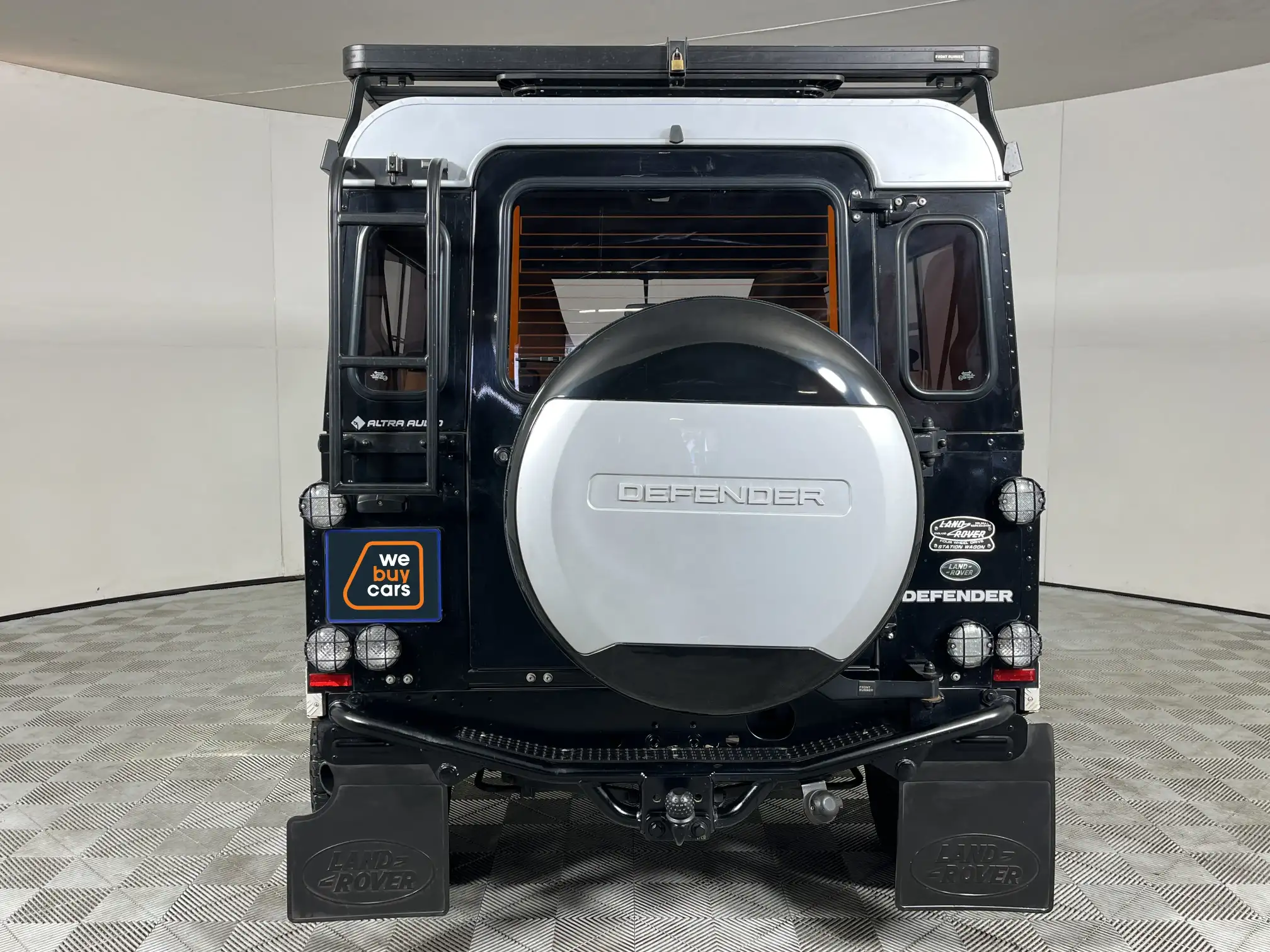 Land Rover Defender 90