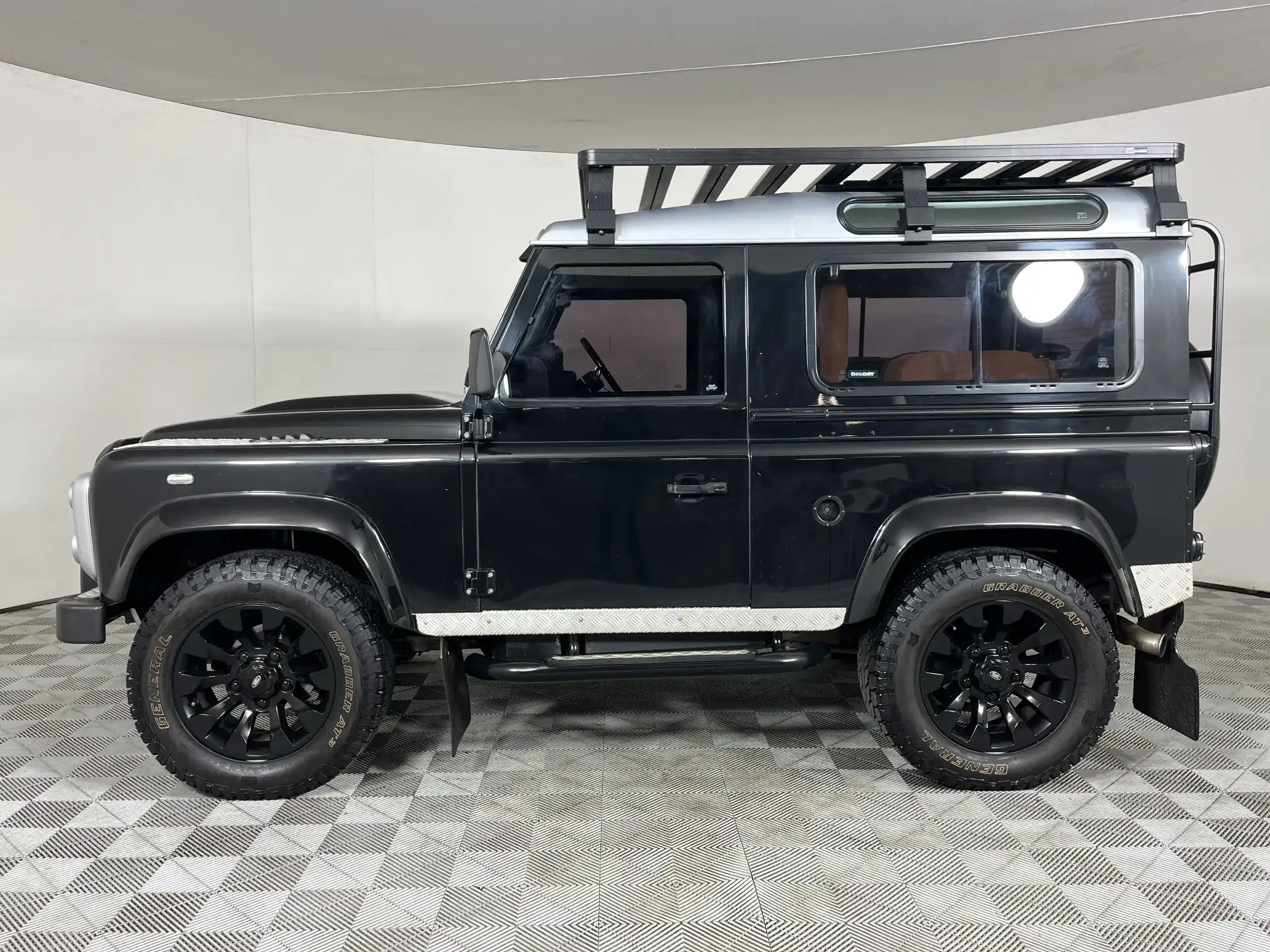 Land Rover Defender 90