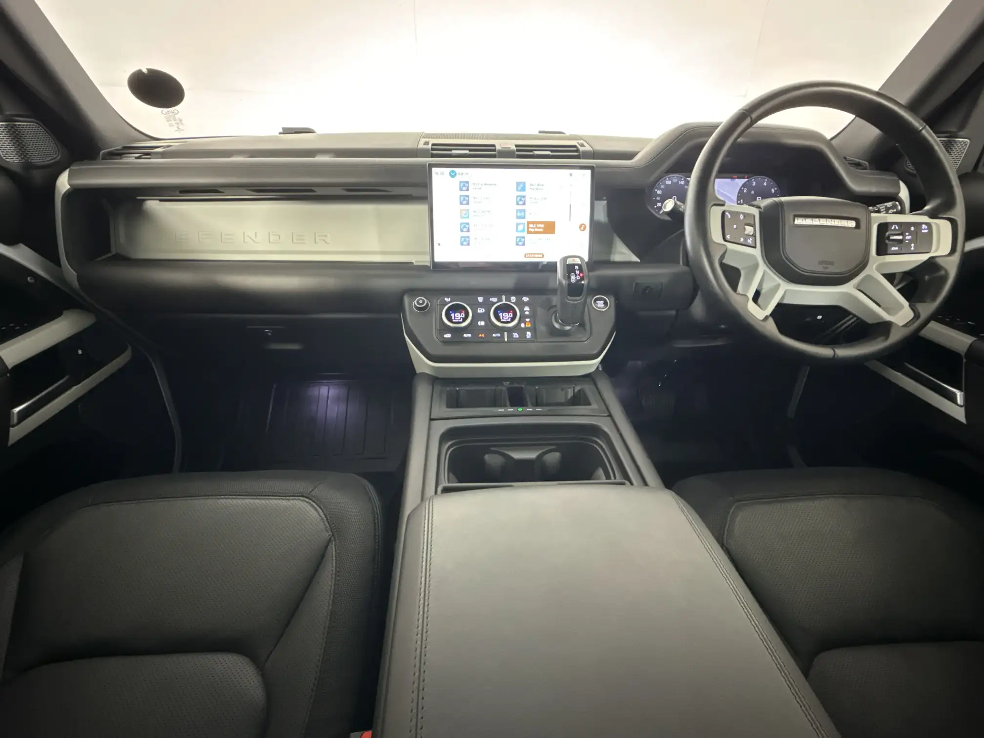 Land Rover Defender 110