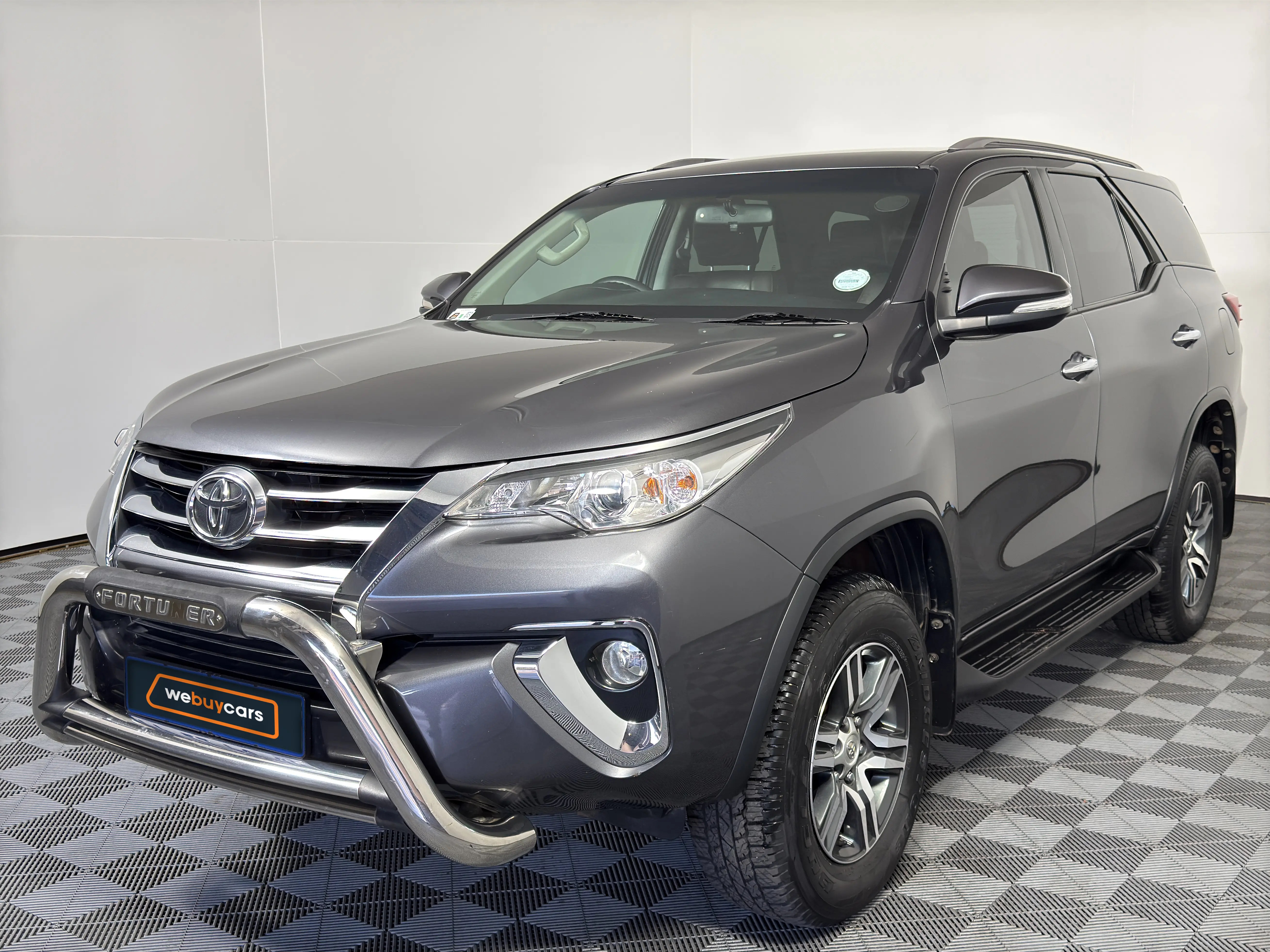 2016 Toyota Fortuner 2.4gd-6 R/B