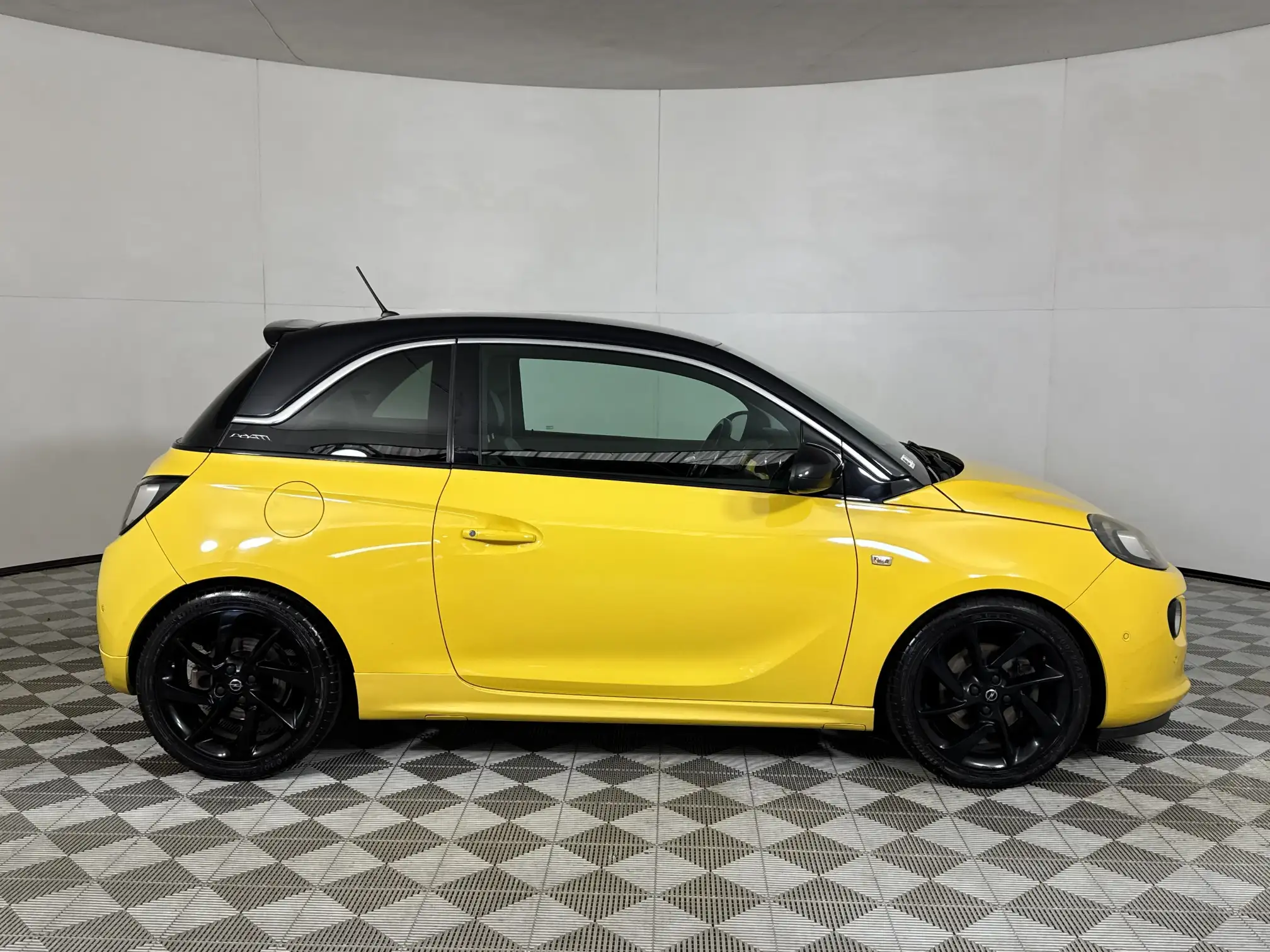 Opel Adam