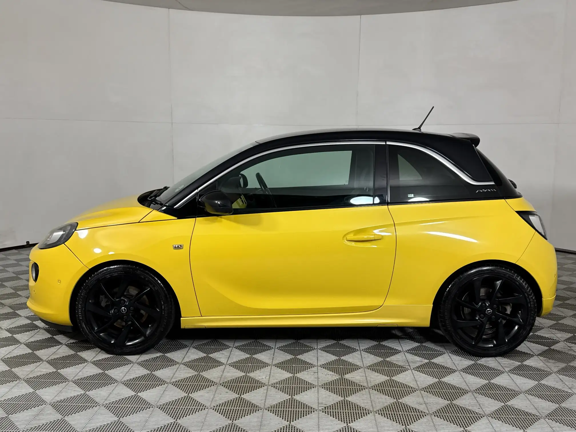 Opel Adam