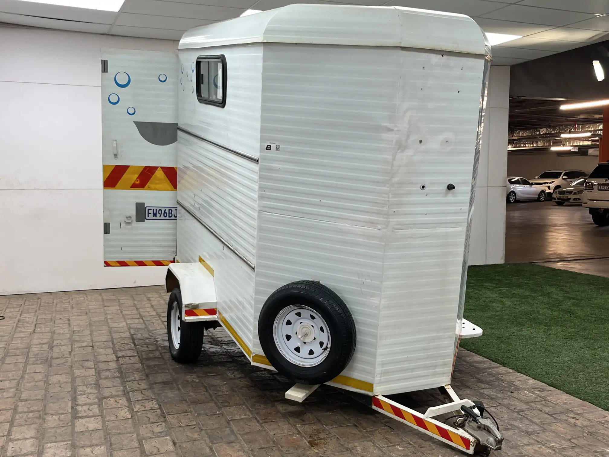 Challenger Container