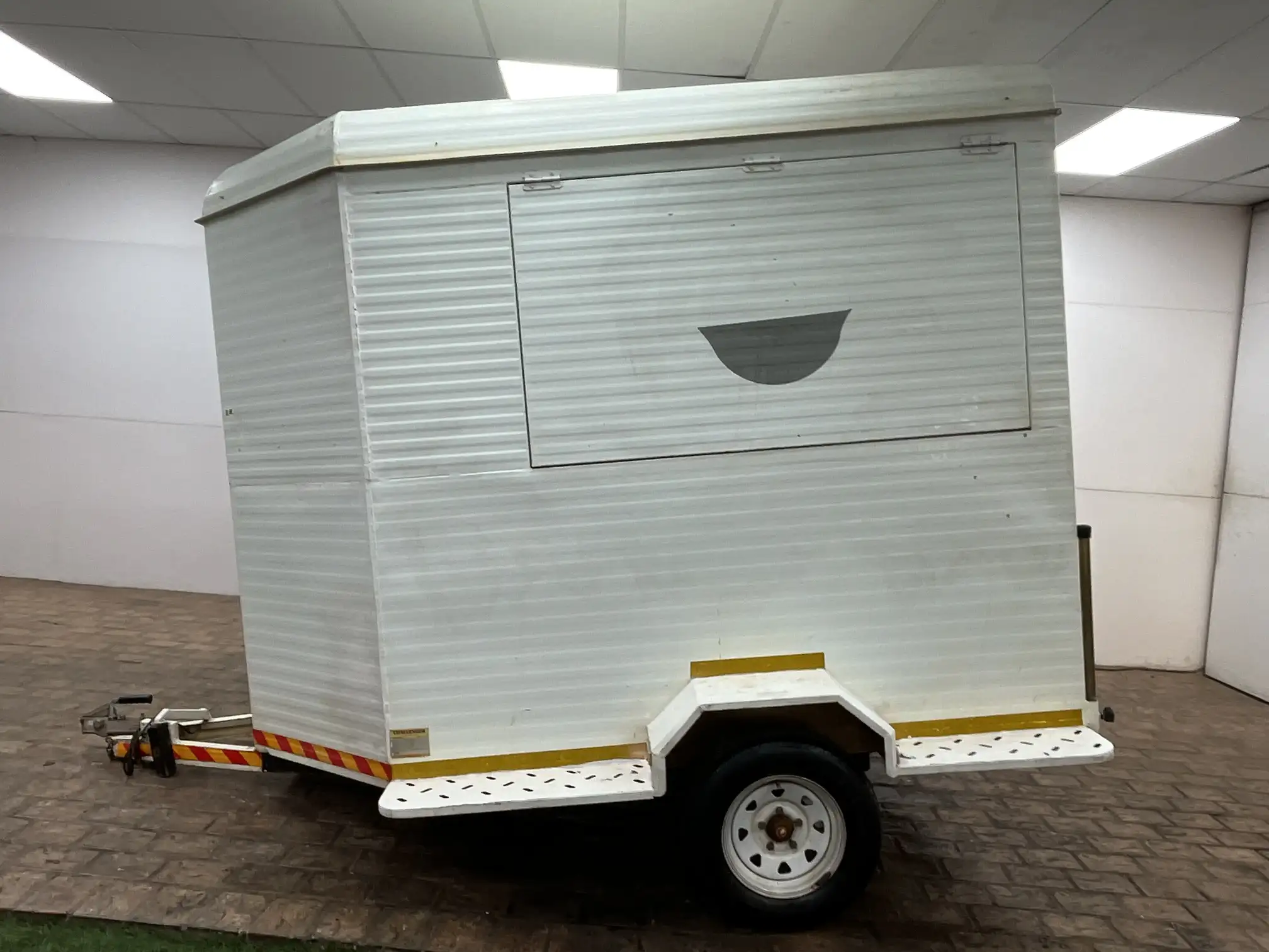 Challenger Container