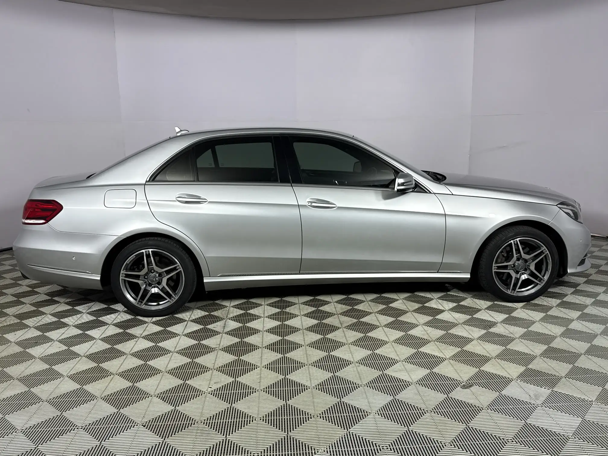 Mercedes-Benz E Class Sedan