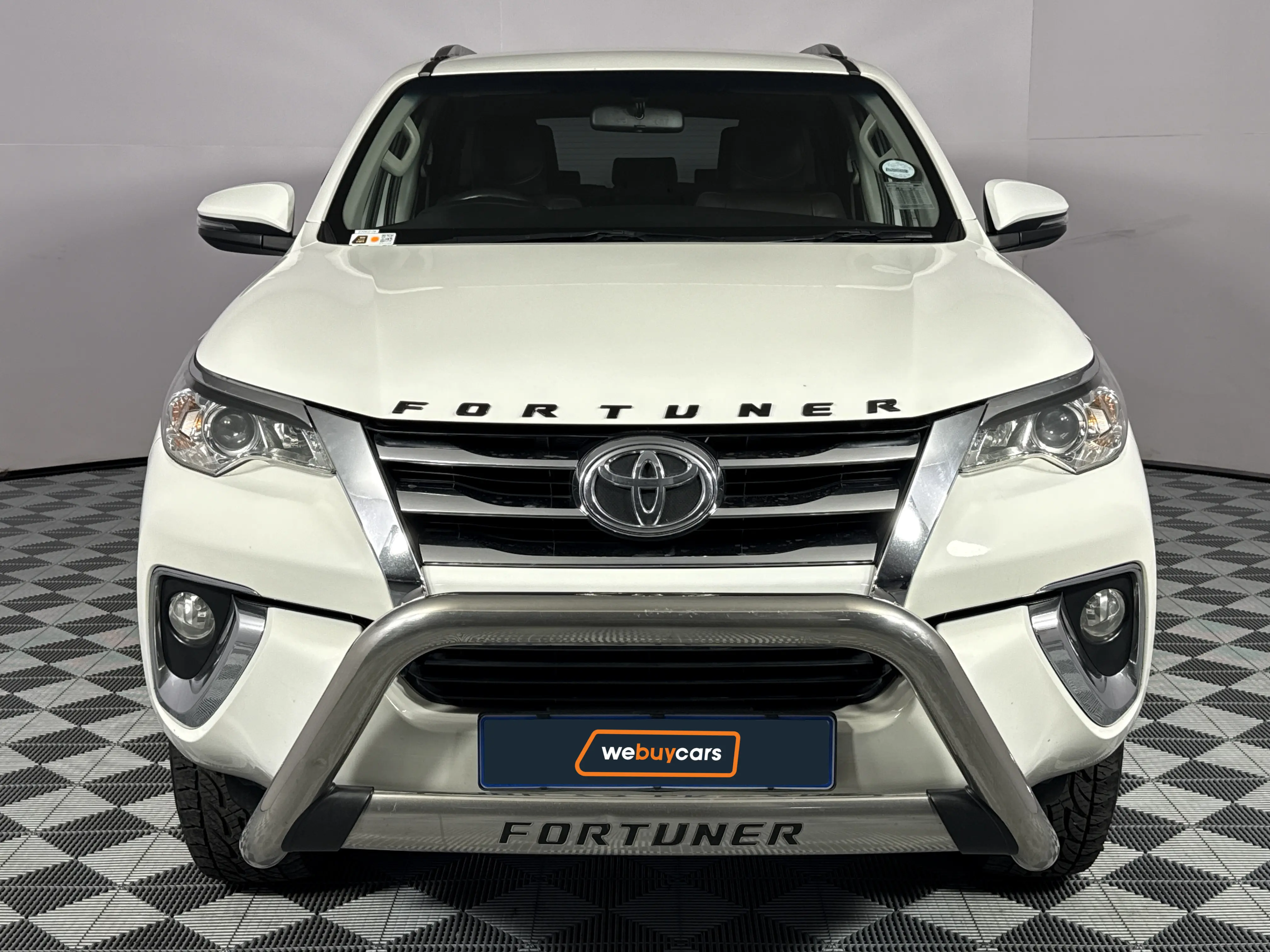 2019 Toyota Fortuner 2.4gd-6 R/B Auto, photo 2