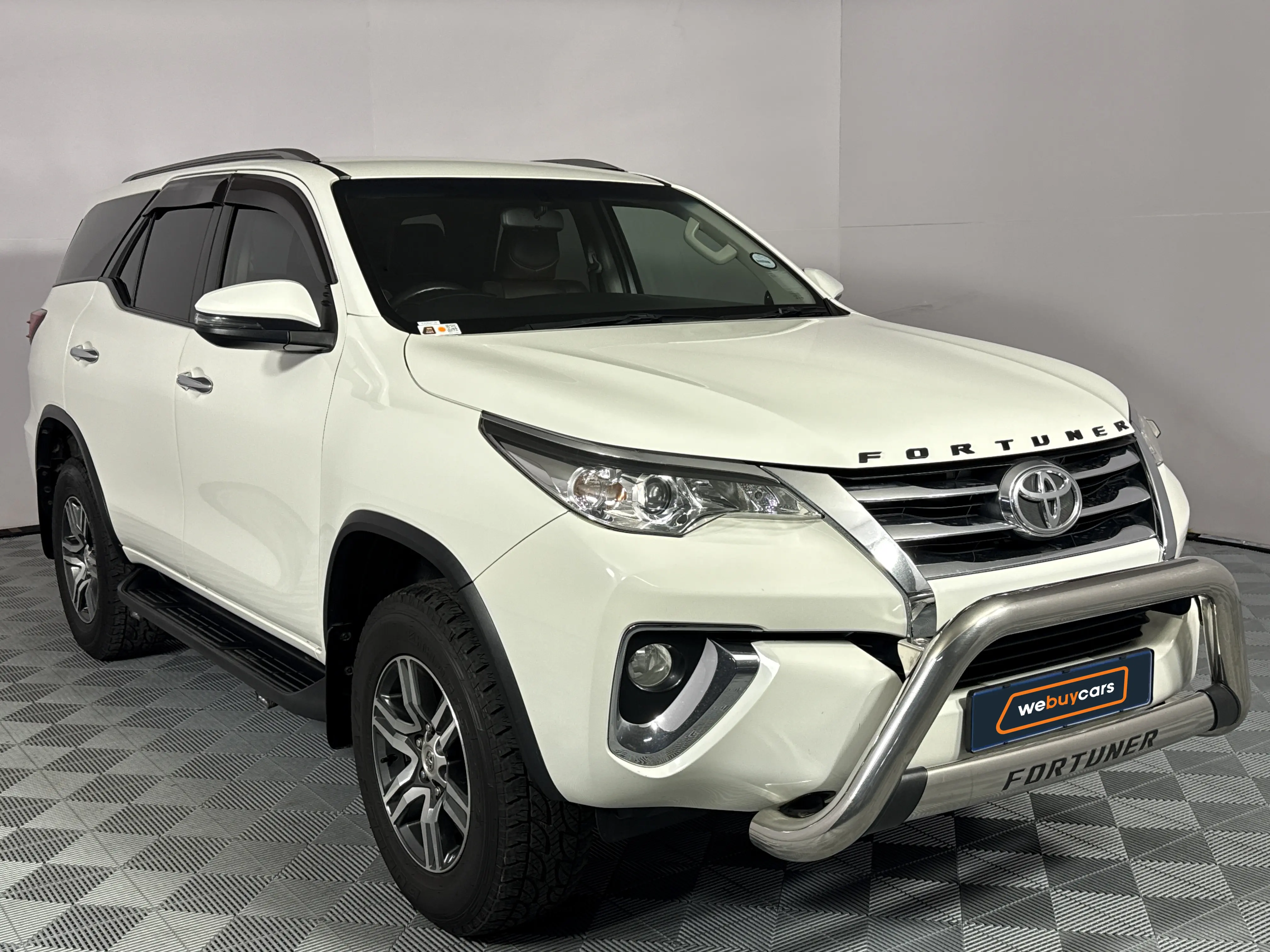 2019 Toyota Fortuner 2.4gd-6 R/B Auto, photo 3