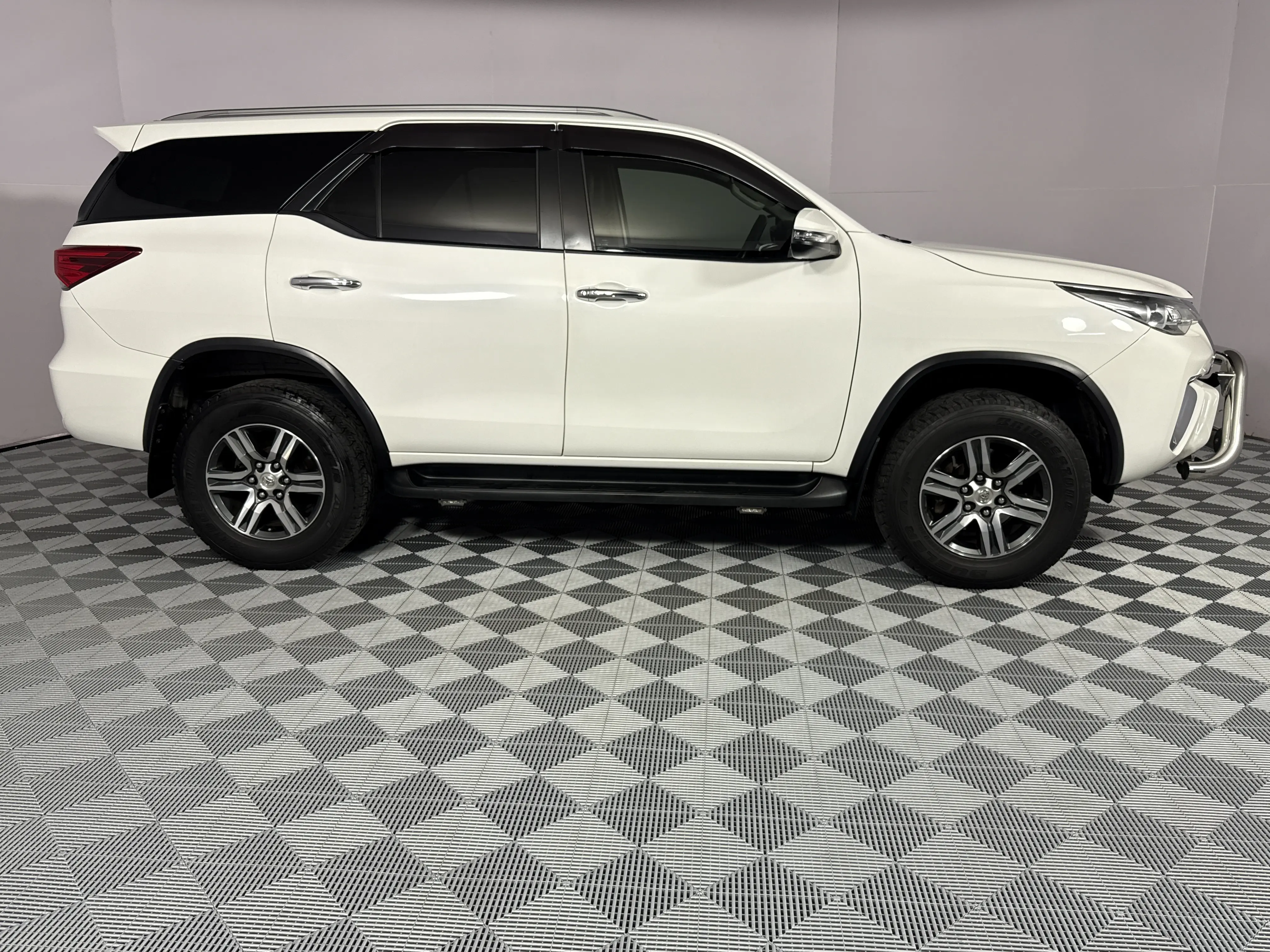 2019 Toyota Fortuner 2.4gd-6 R/B Auto, photo 4
