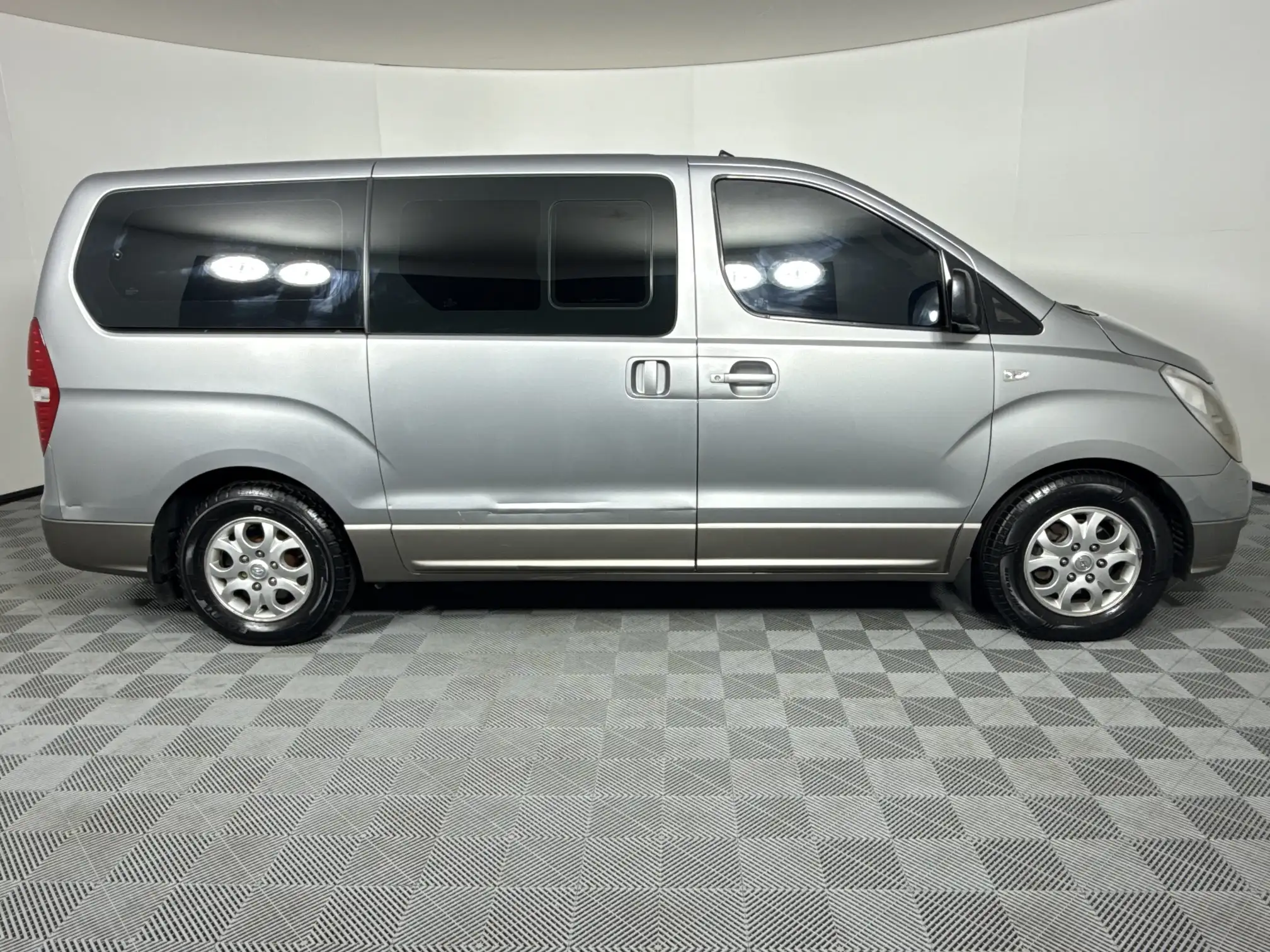 Hyundai H-1