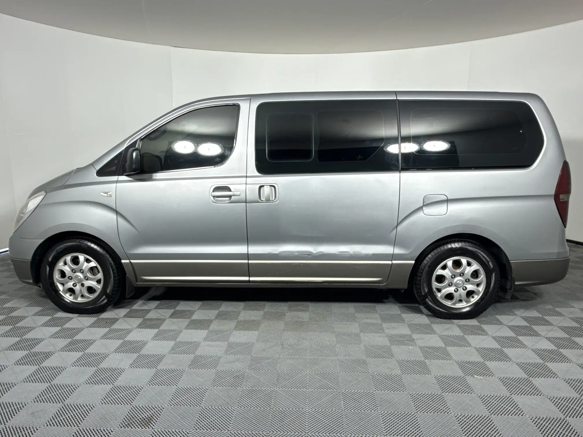 Hyundai H-1