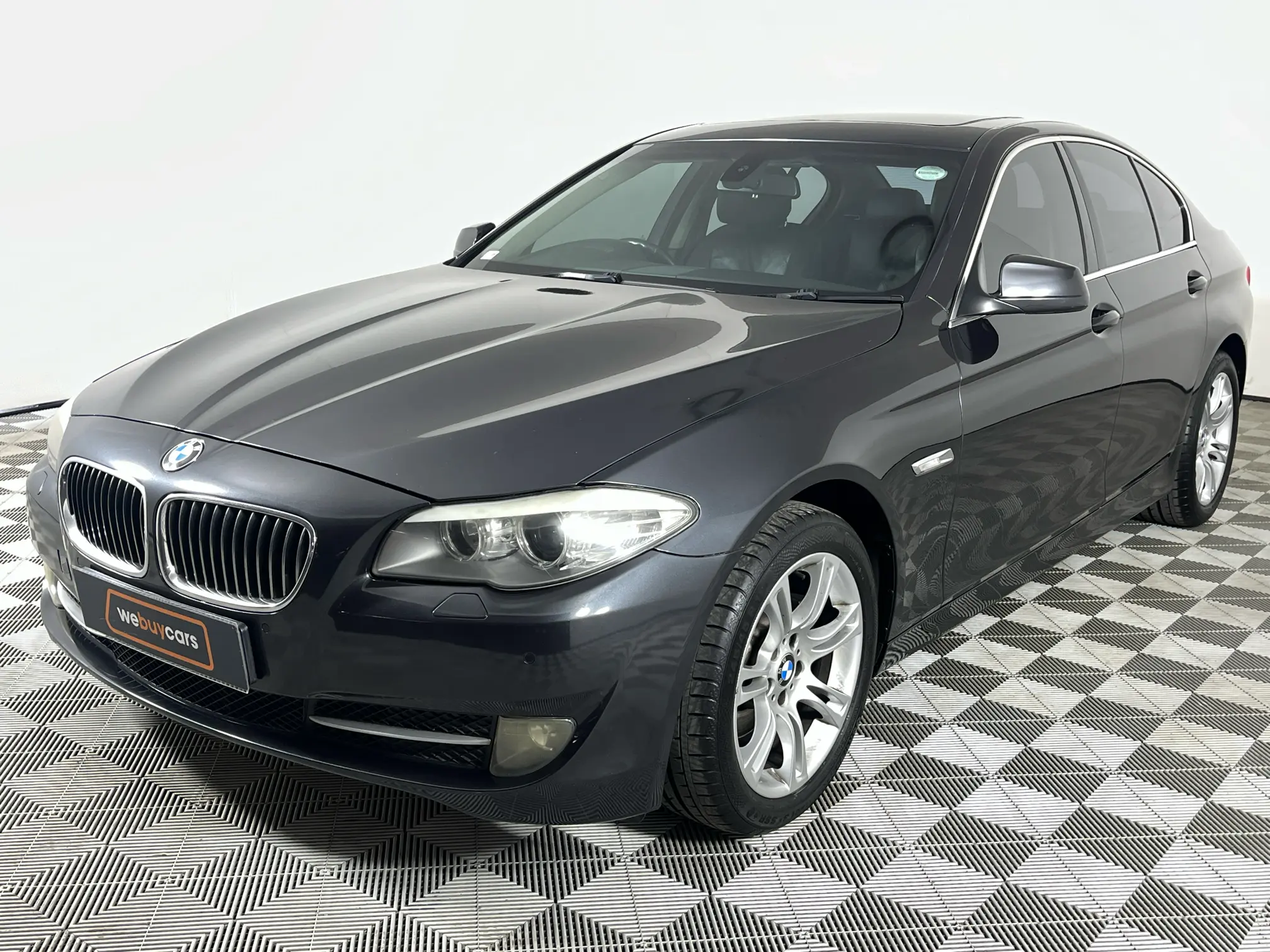 2011 BMW 5 Series 523i Exclusive Auto (F10)