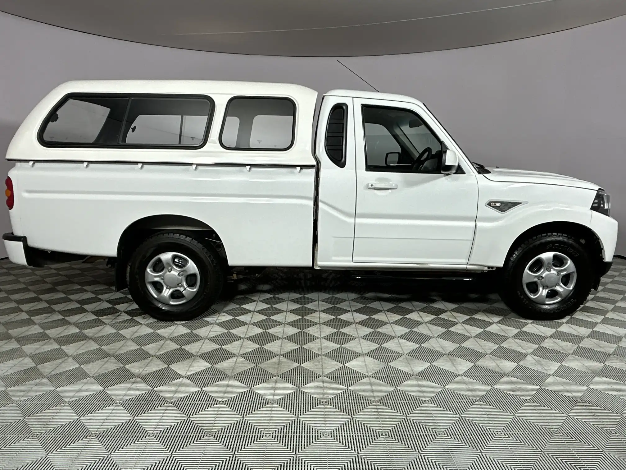Mahindra PIK UP