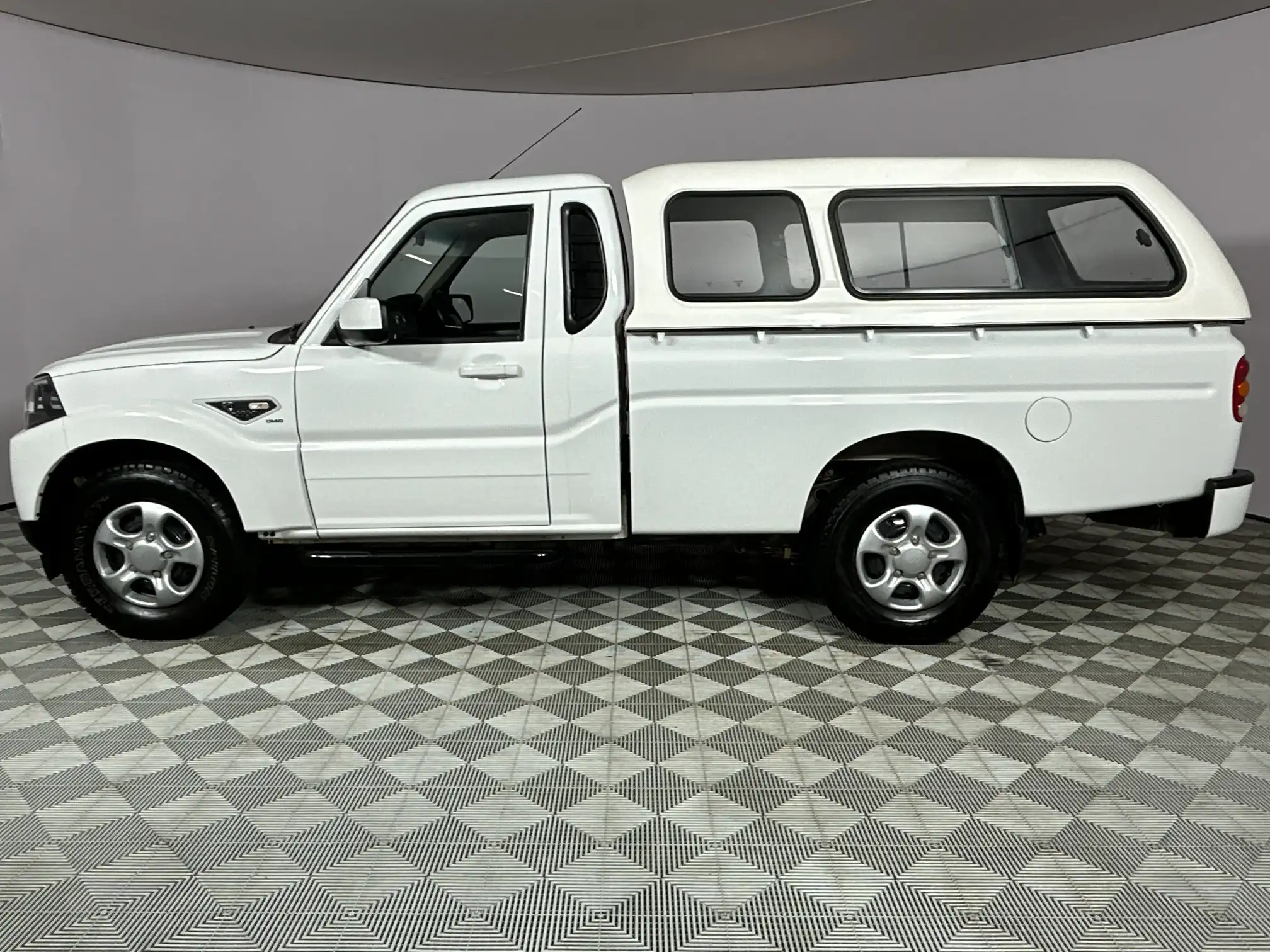 Mahindra PIK UP