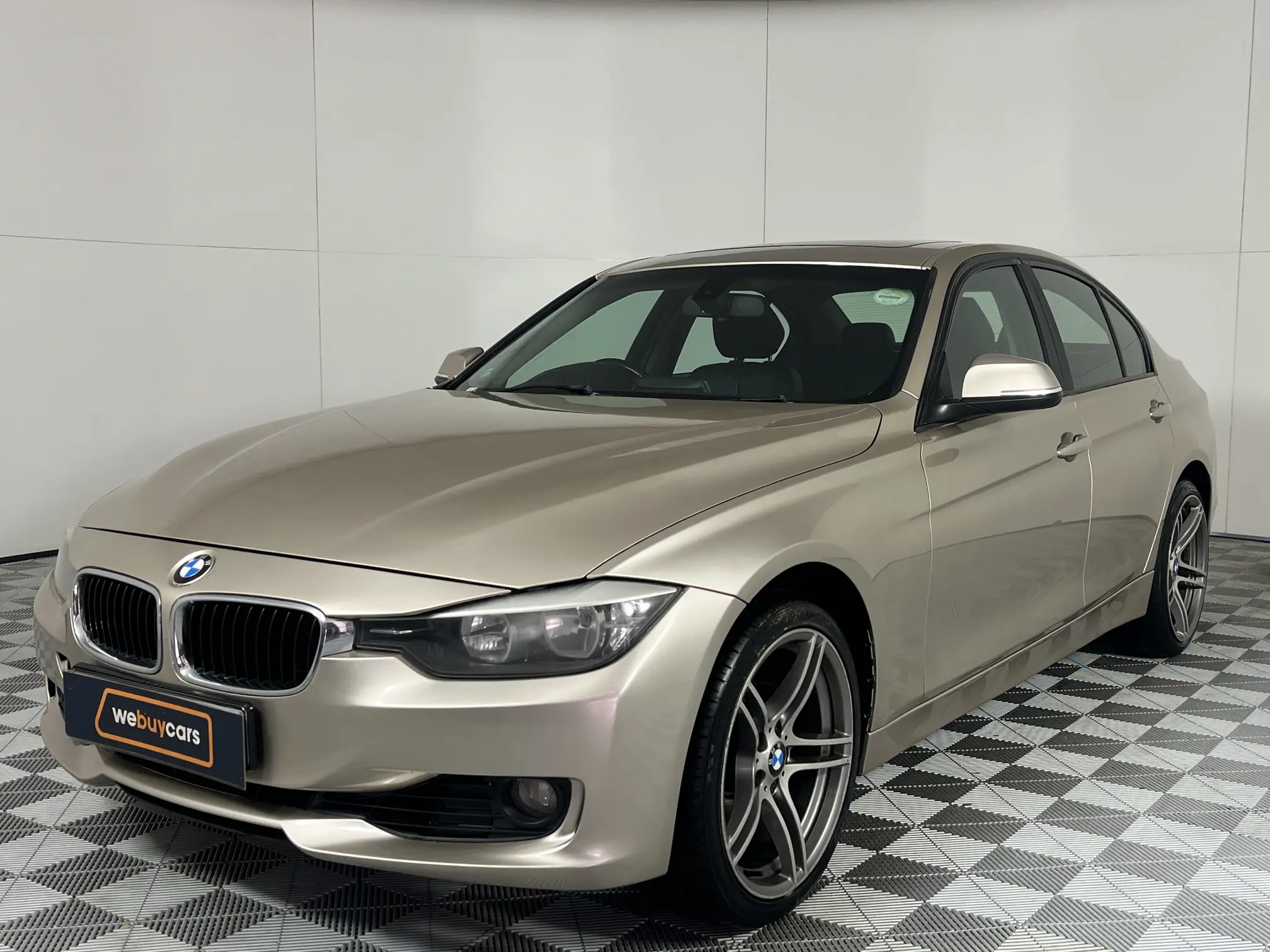 2012 BMW 3 Series 320i (F30)