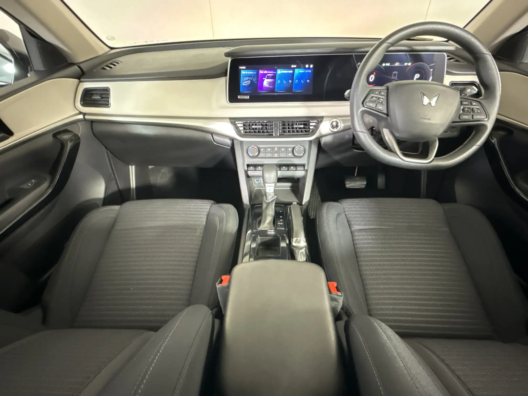 Mahindra XUV 700