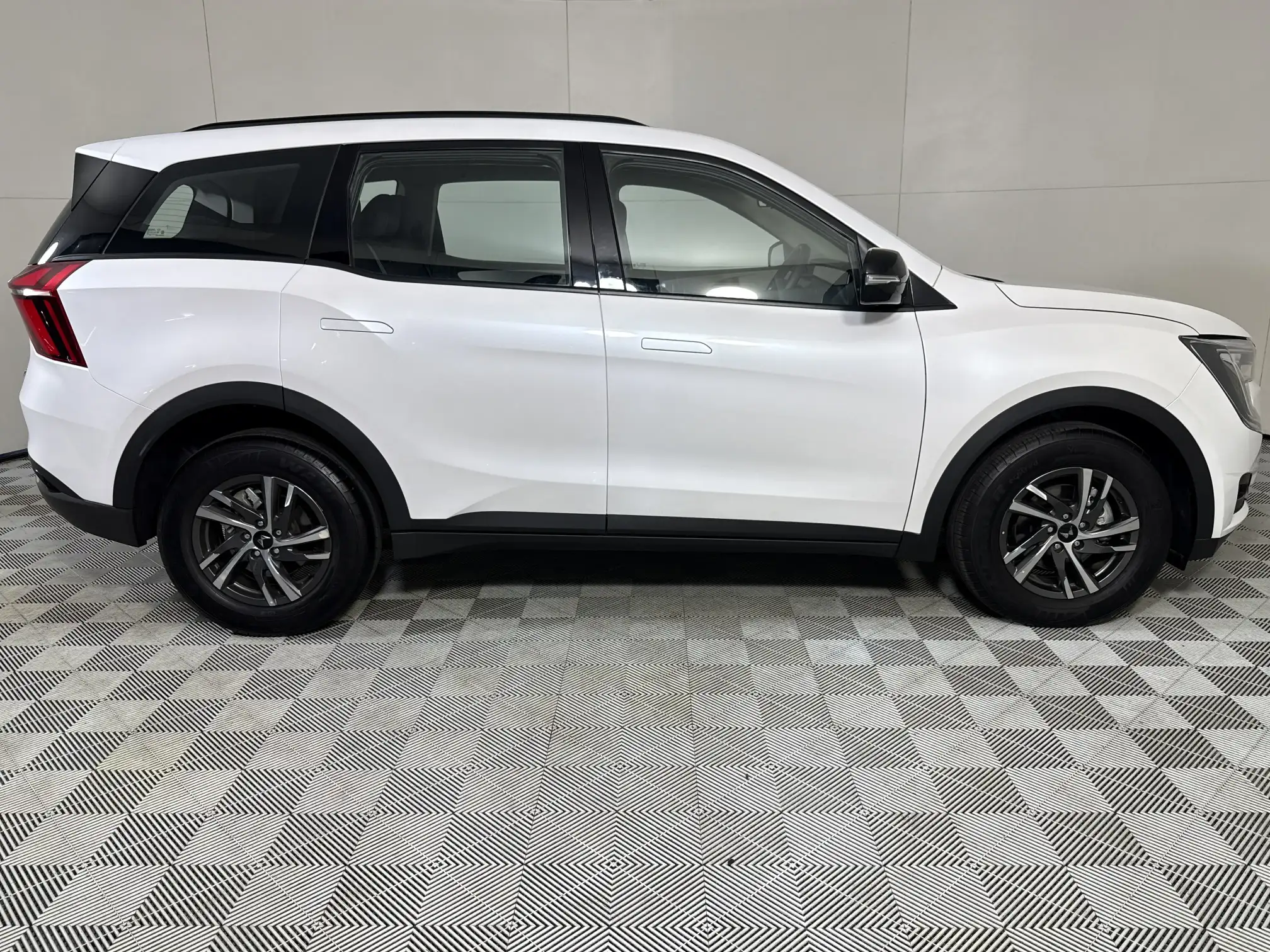 Mahindra XUV 700