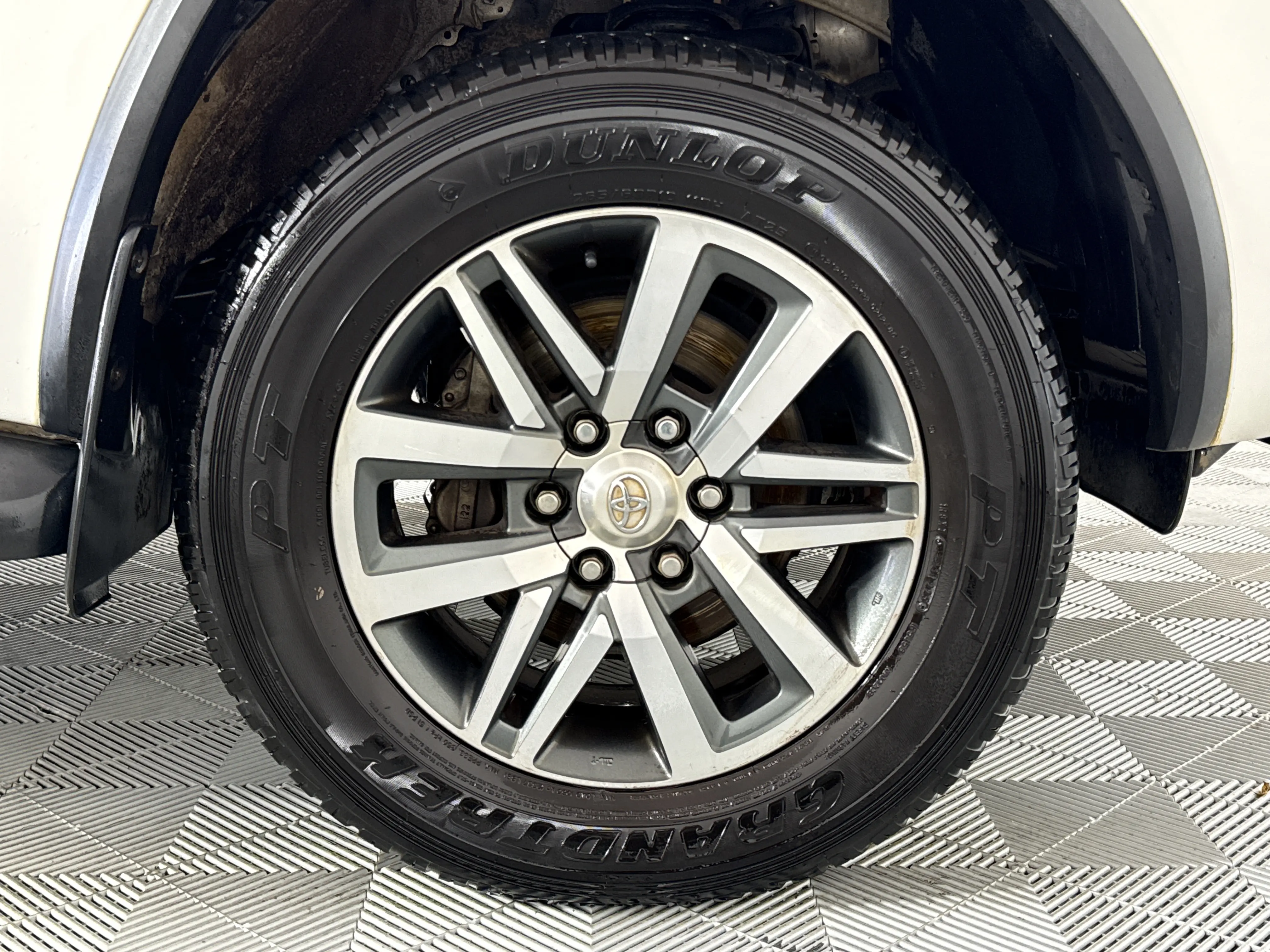 2018 Toyota Fortuner 2.8gd-6 R/B, photo 5