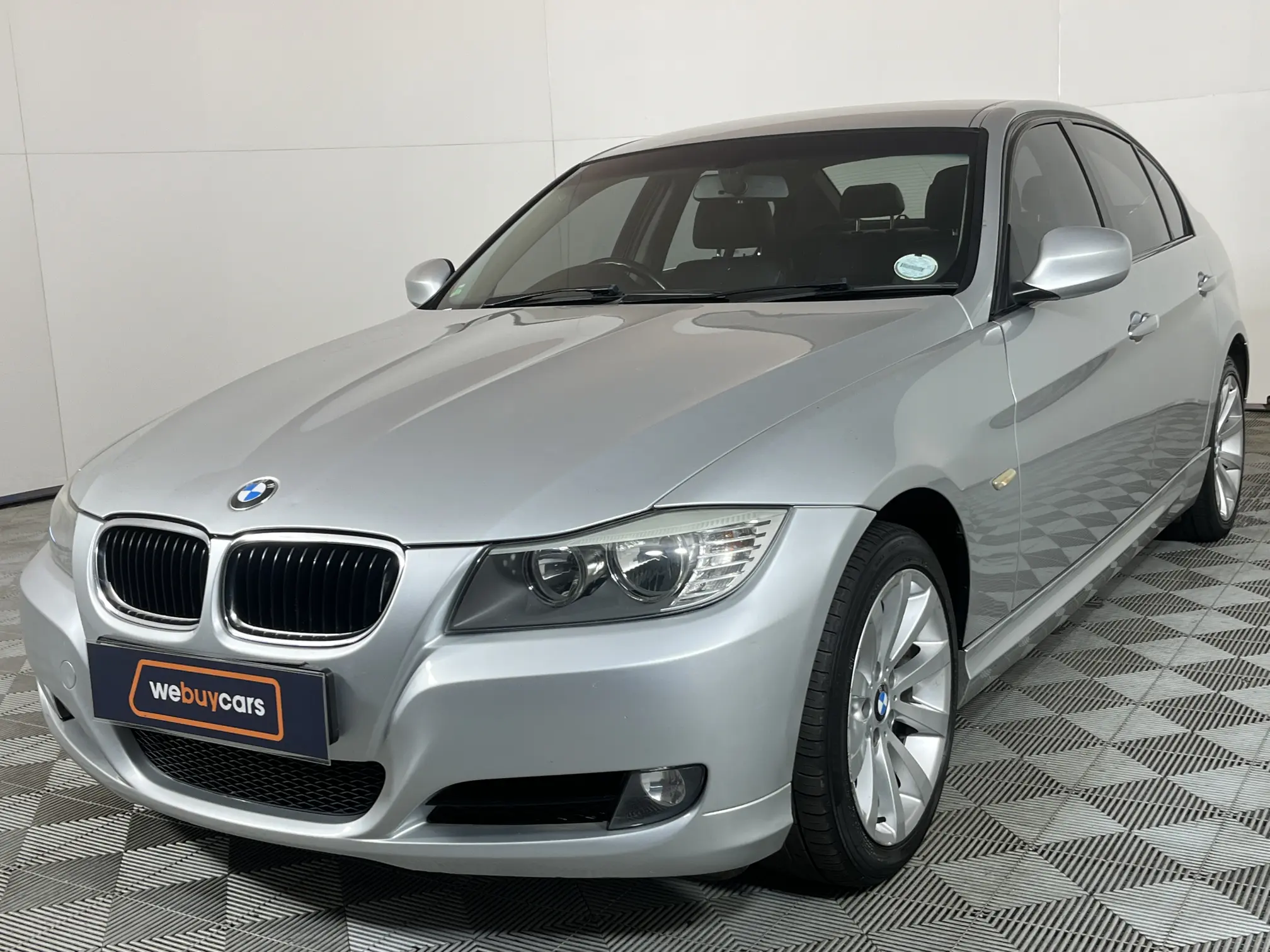 2011 BMW 3 Series 320i (E90)