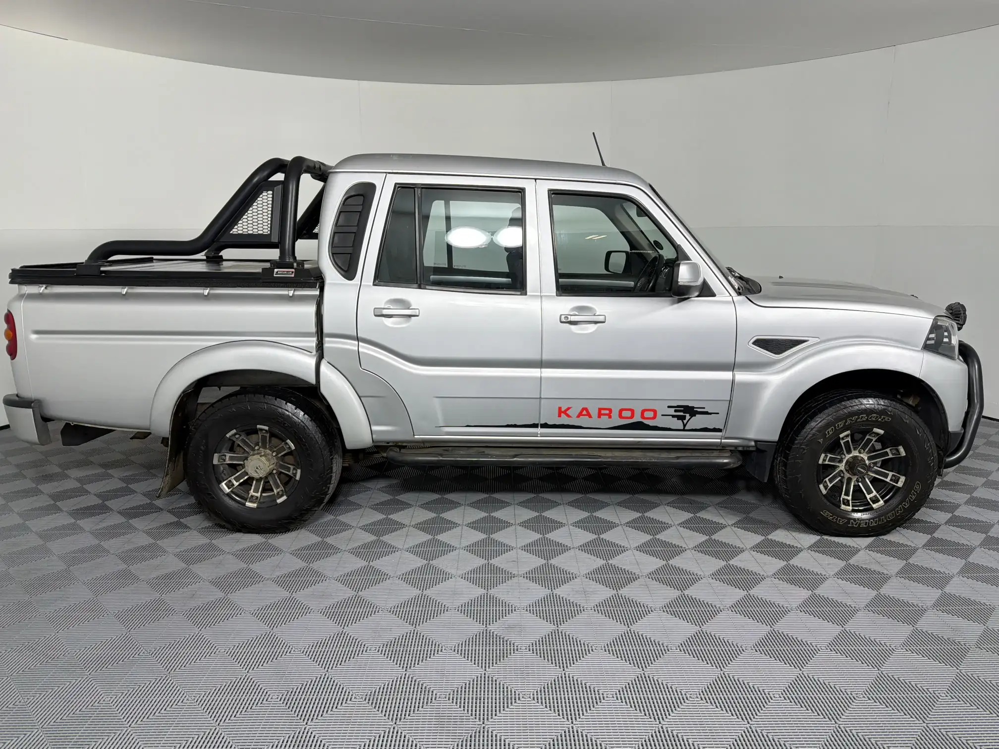 Mahindra PIK UP