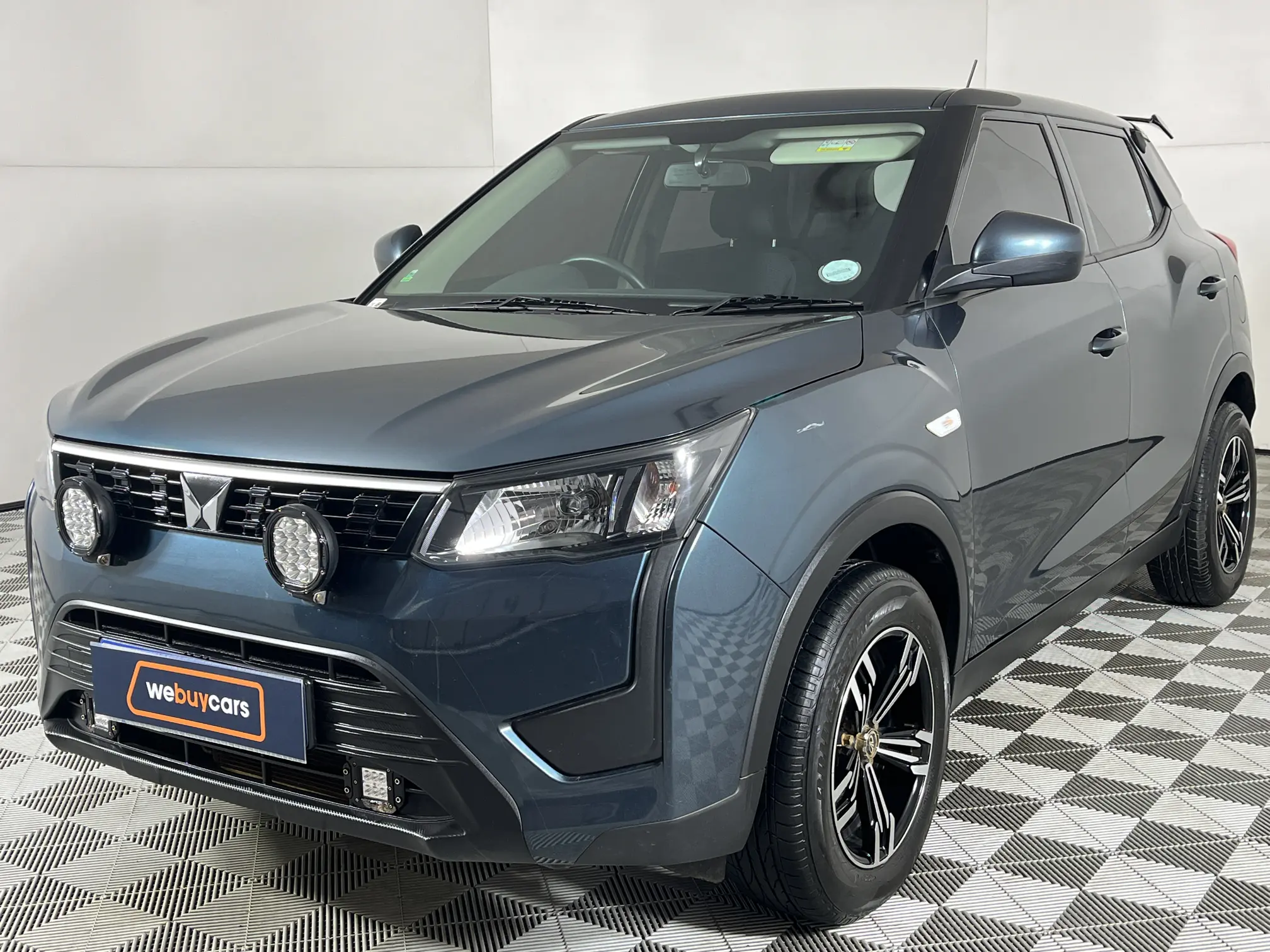 2023 Mahindra Xuv300 1.2T SE (W4)