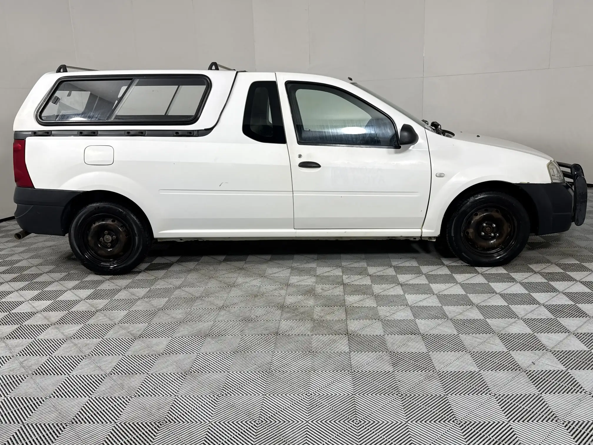 Nissan NP200