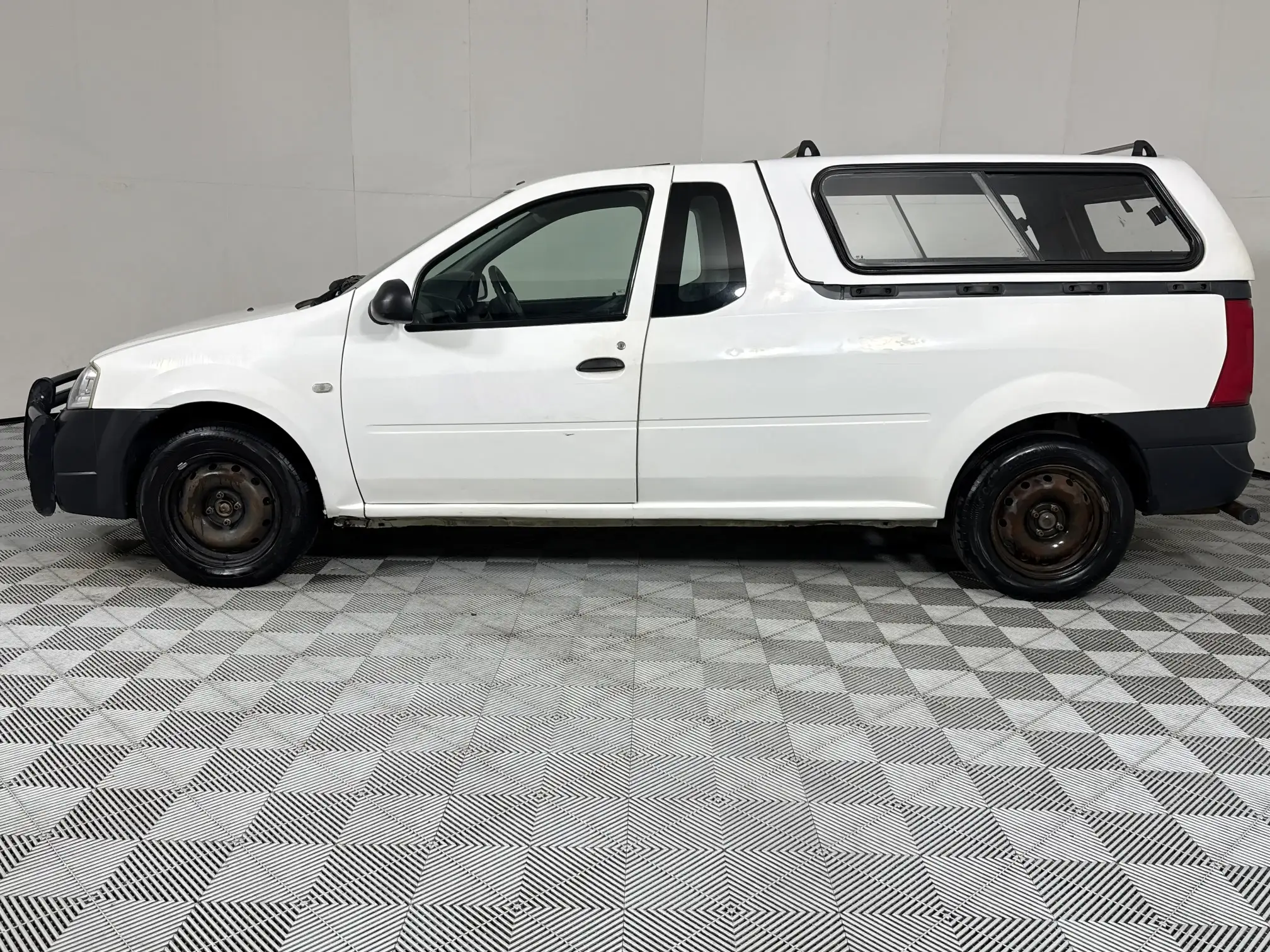 Nissan NP200