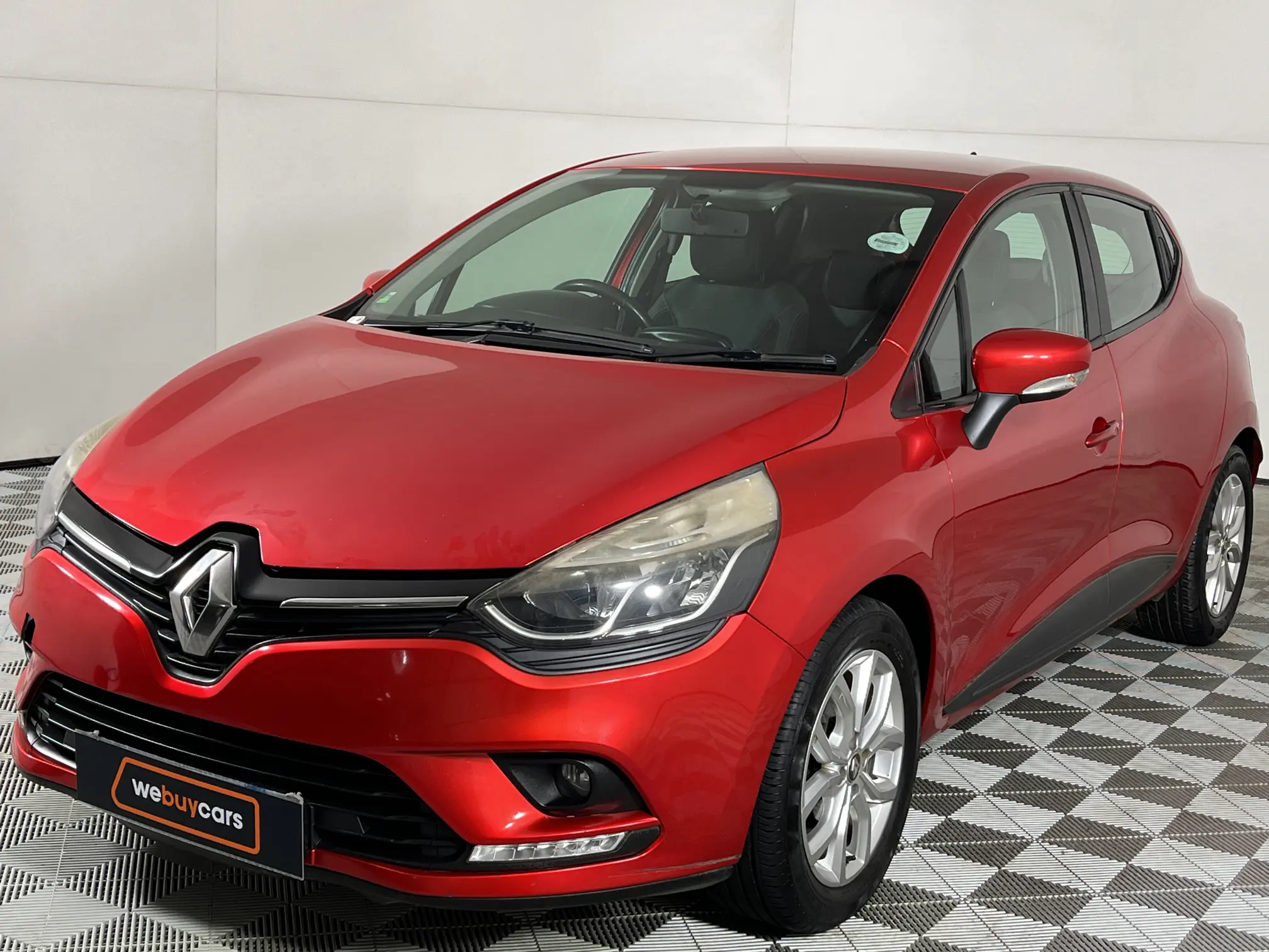 2017 Renault Clio IV 900t Authentique 5-Door (66 KW)