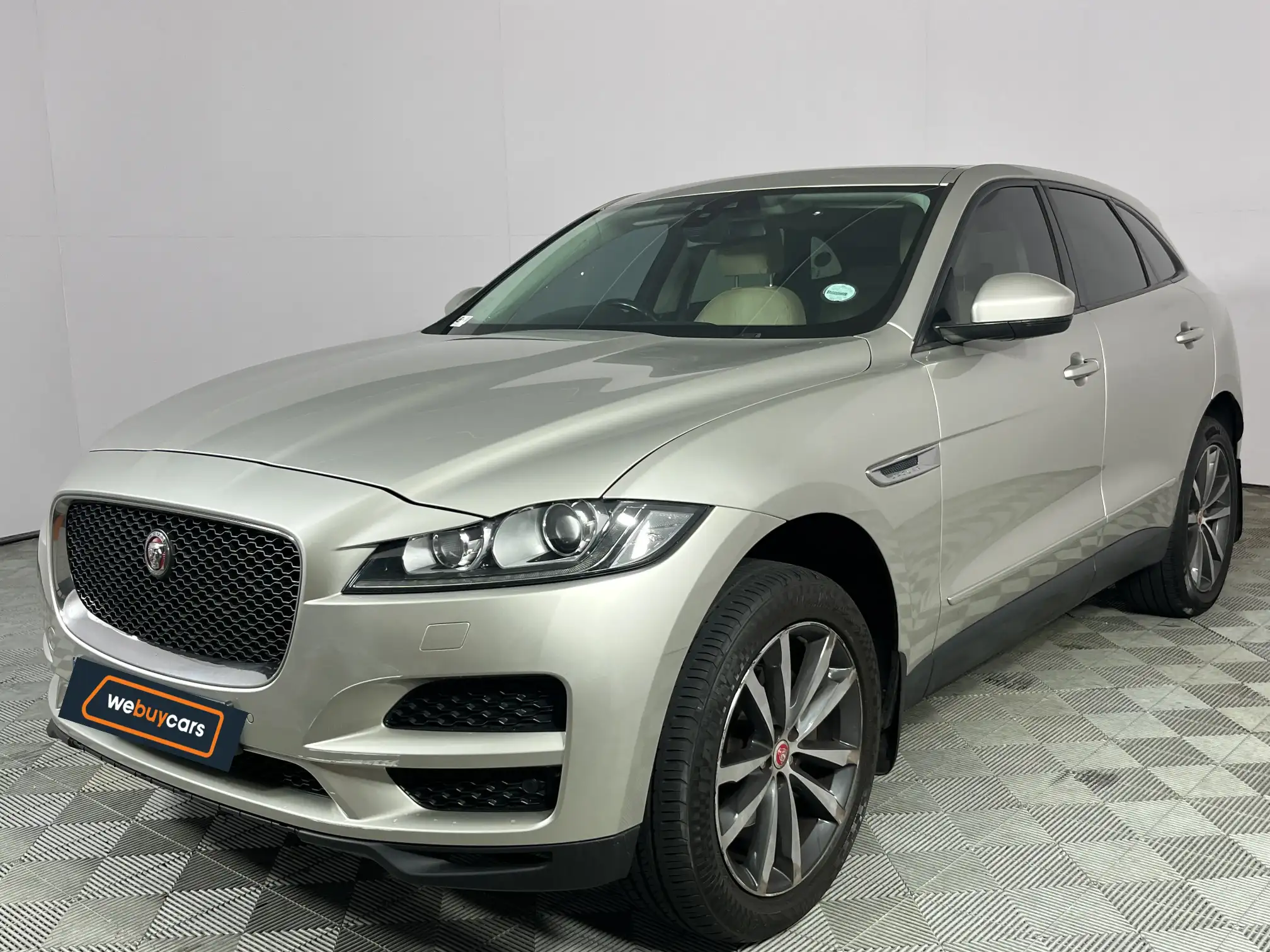 2017 Jaguar F-Pace 2.0di4 AWD Pure at Lansdowne (WC) for sale R205900