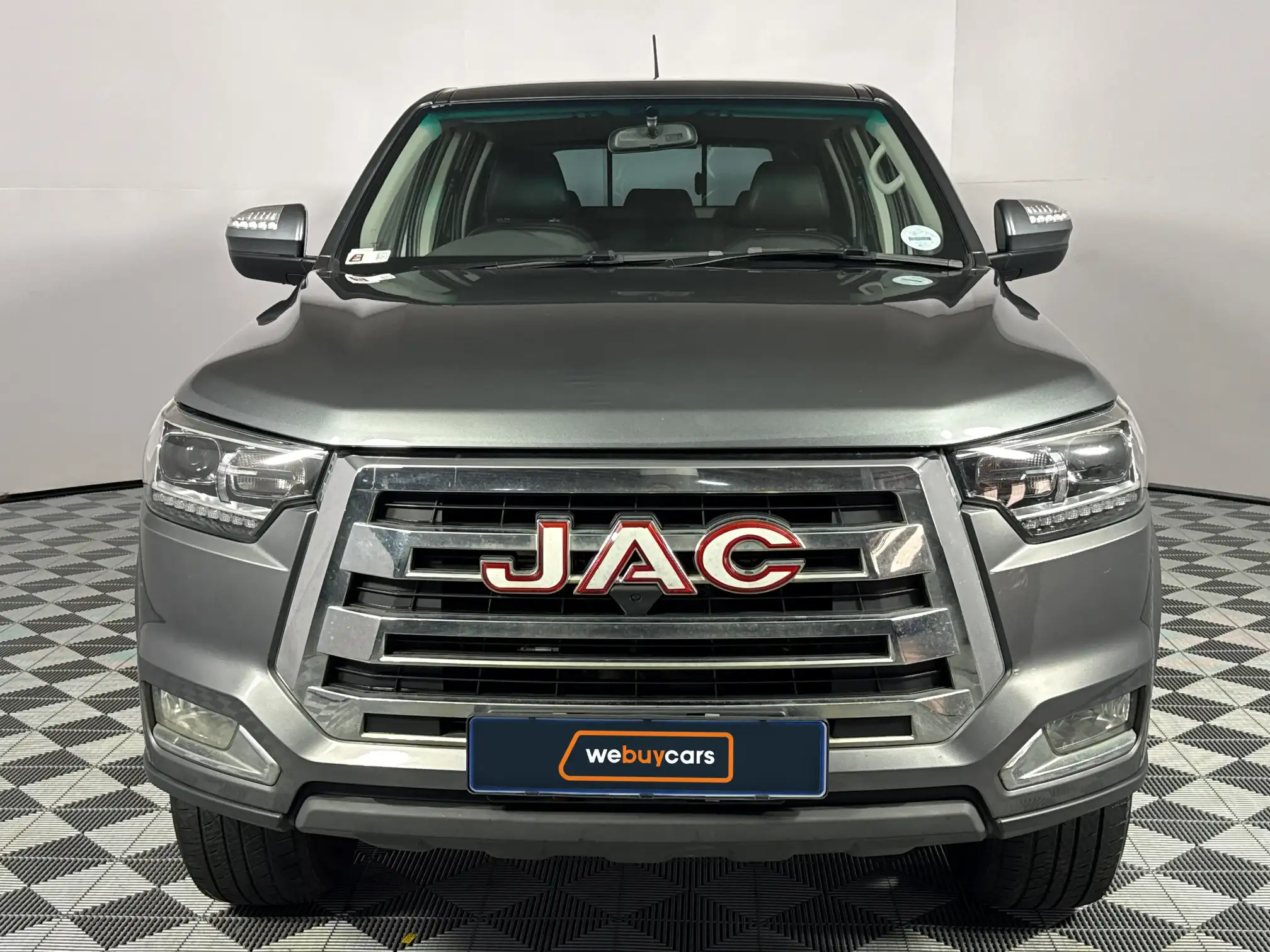 JAC T8