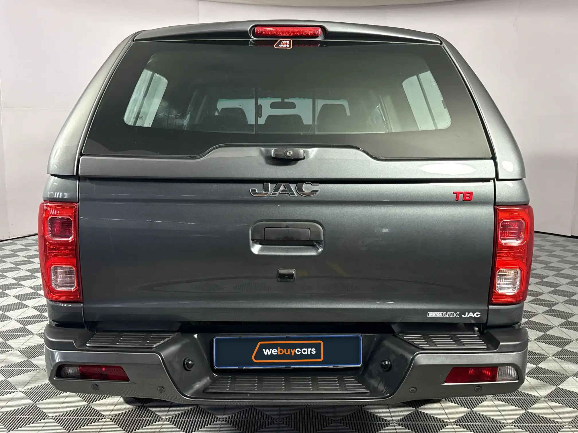 JAC T8