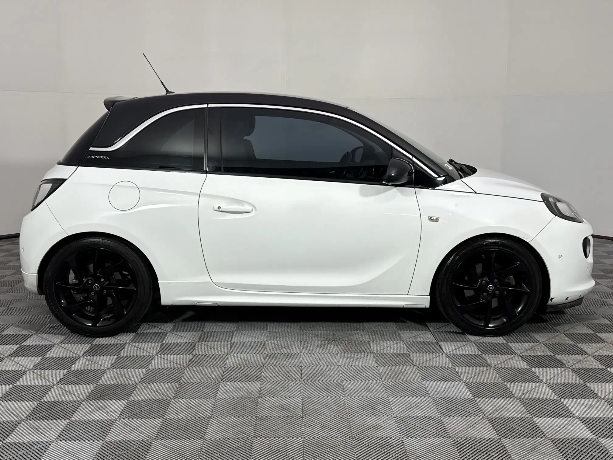 Opel Adam