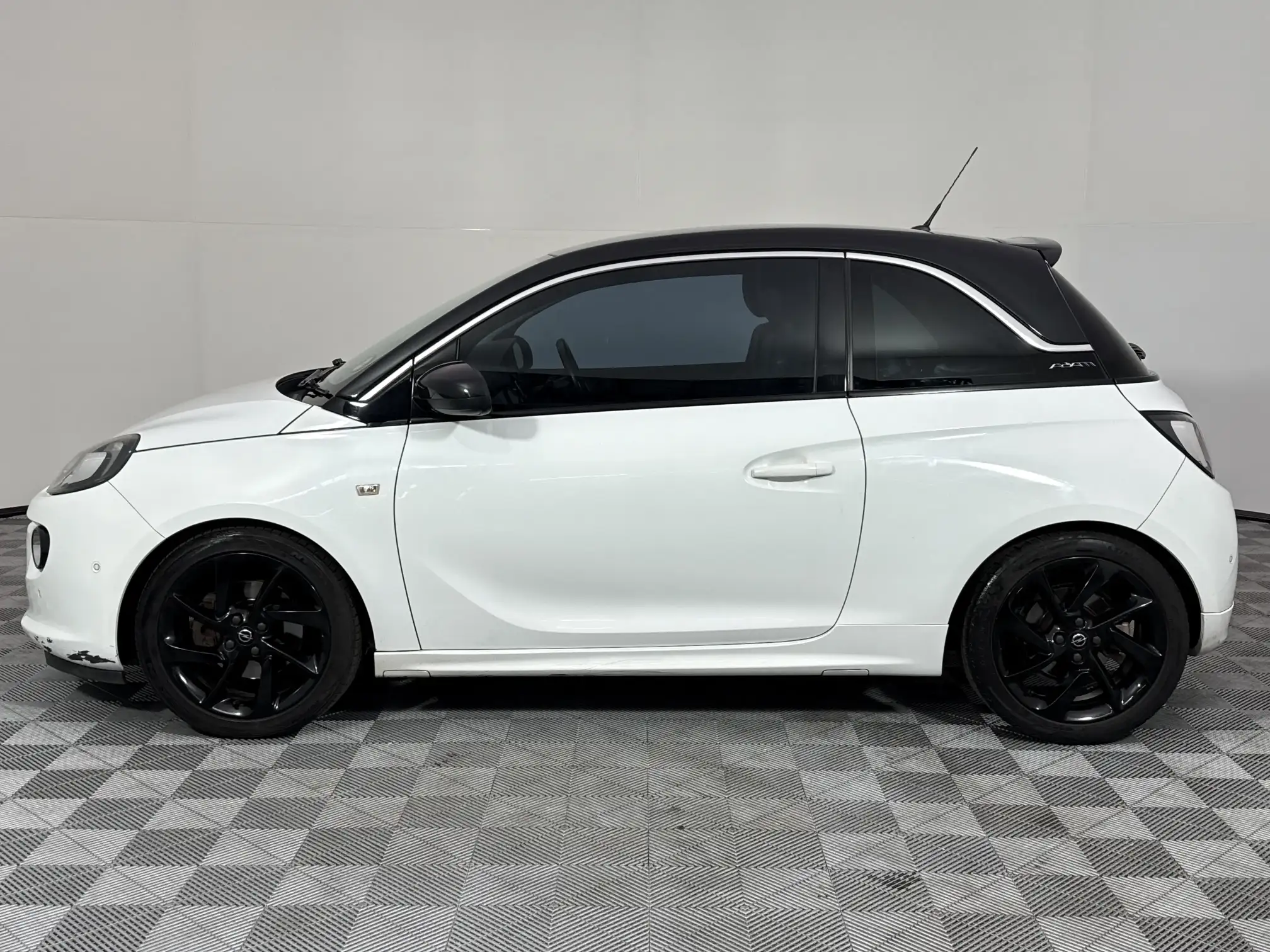 Opel Adam