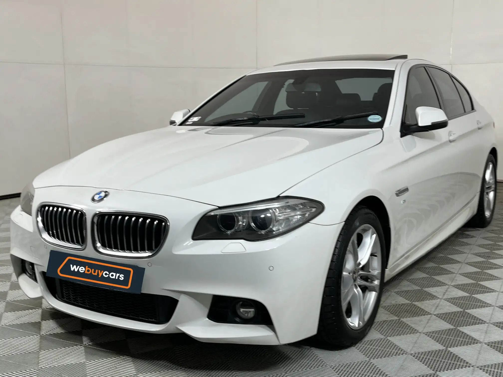 2016 BMW 5 Series 520i Auto M Sport (F10) at JHB South (GP) for sale R207900