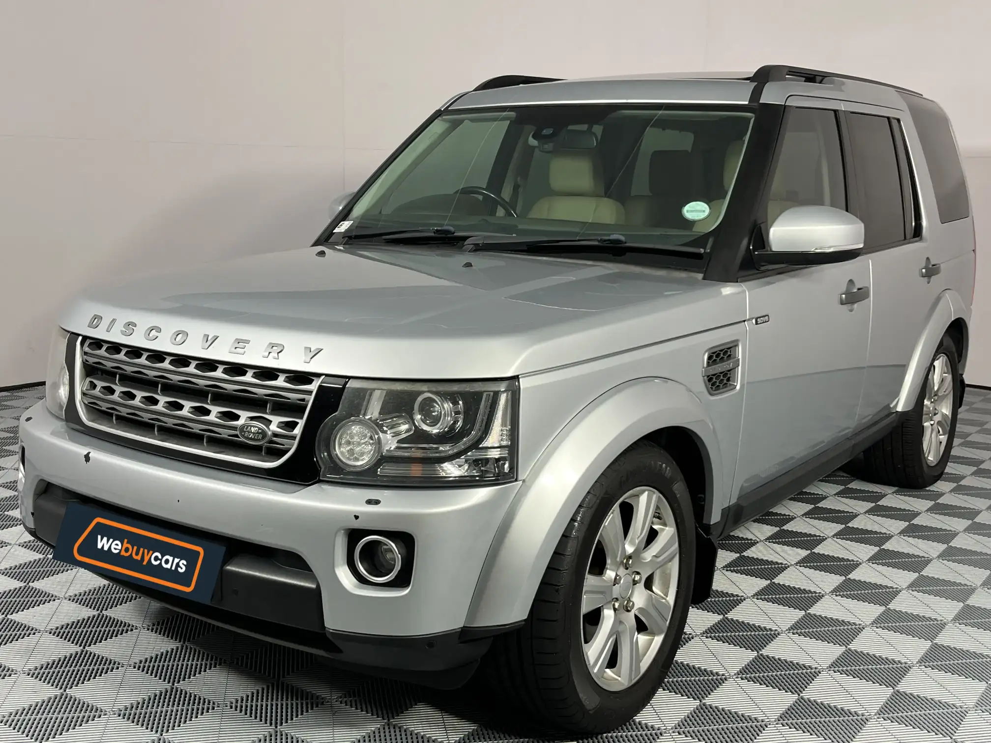 2015 Land Rover Discovery 4 3.0 Td/sd V6 SE at Lansdowne (WC) for sale R228900