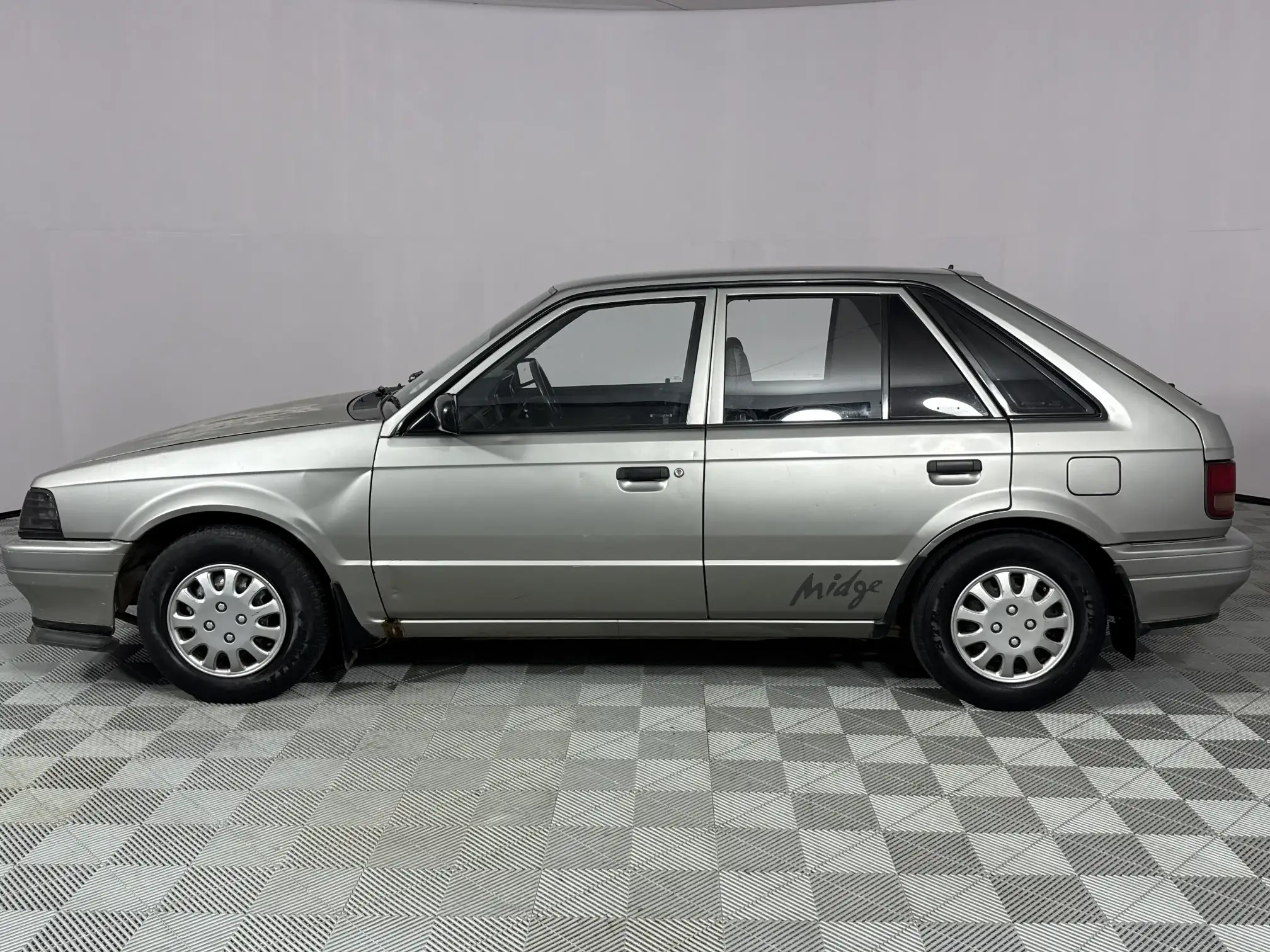 Mazda 323