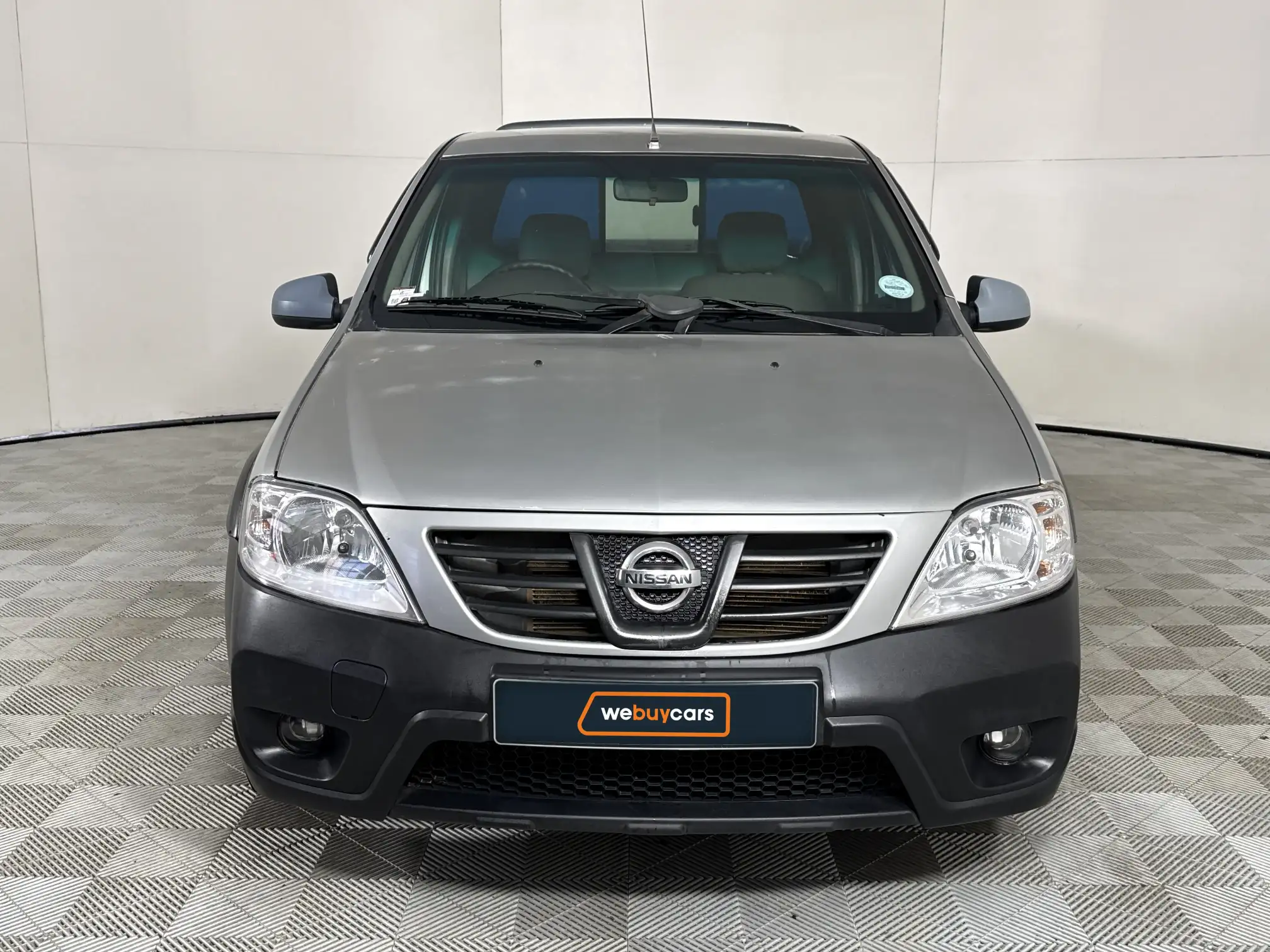Nissan NP200