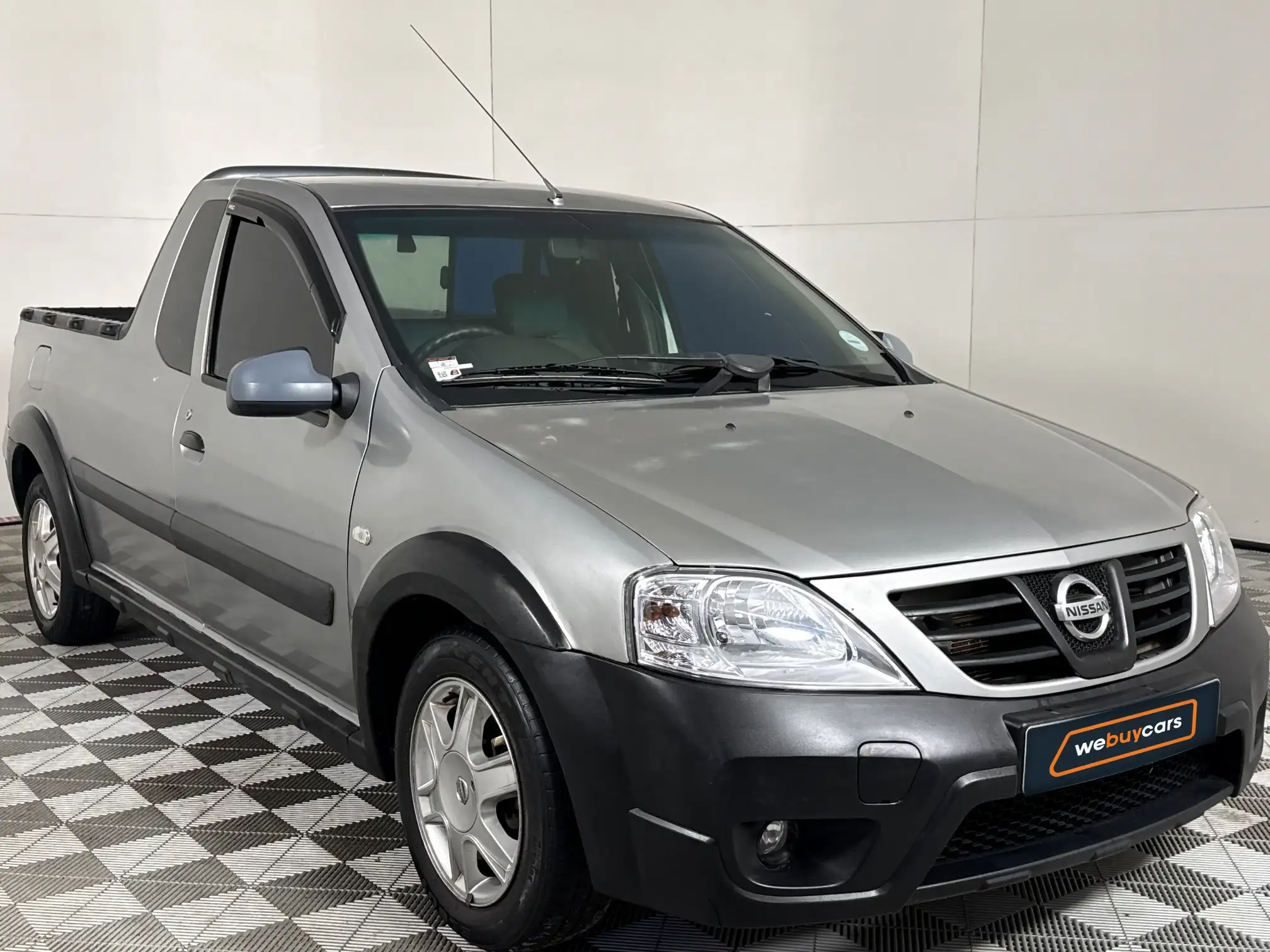 Nissan NP200