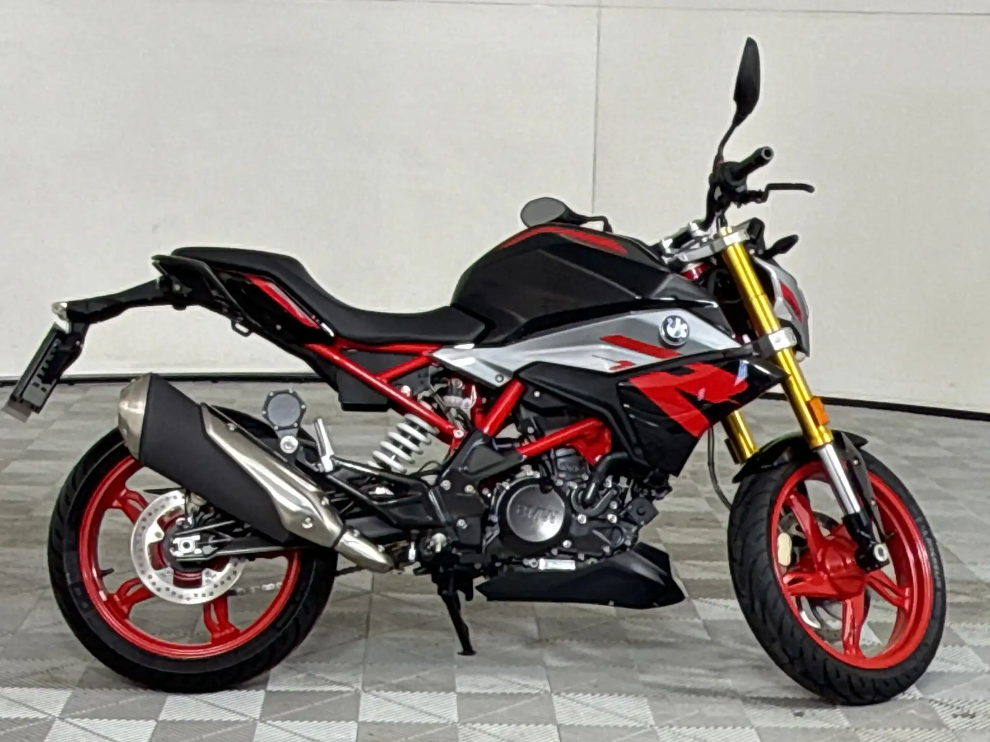 BMW C
