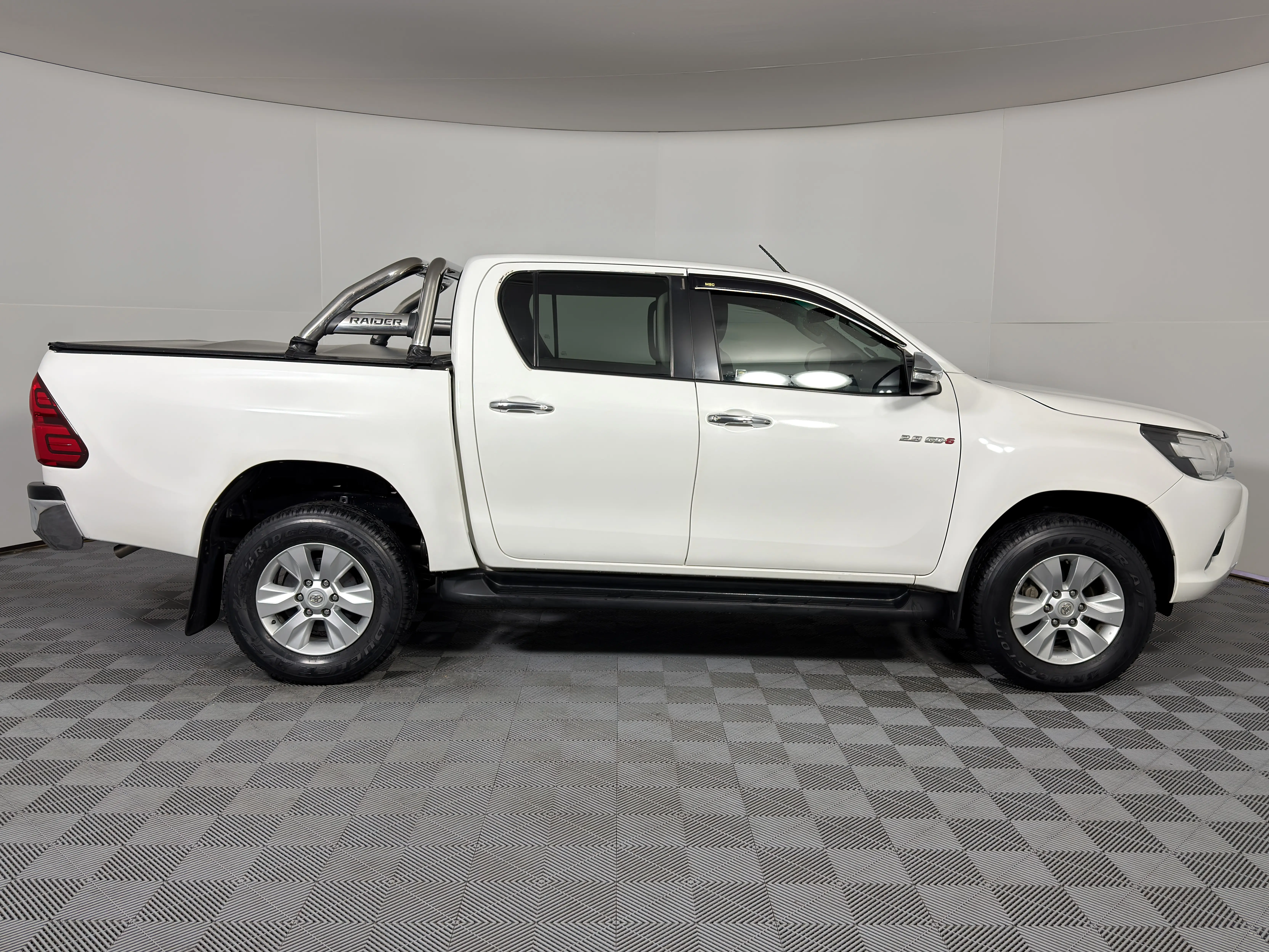 2017 Toyota Hilux 2.8 Gd-6 RB Raider Pick Up Double Cab, photo 4