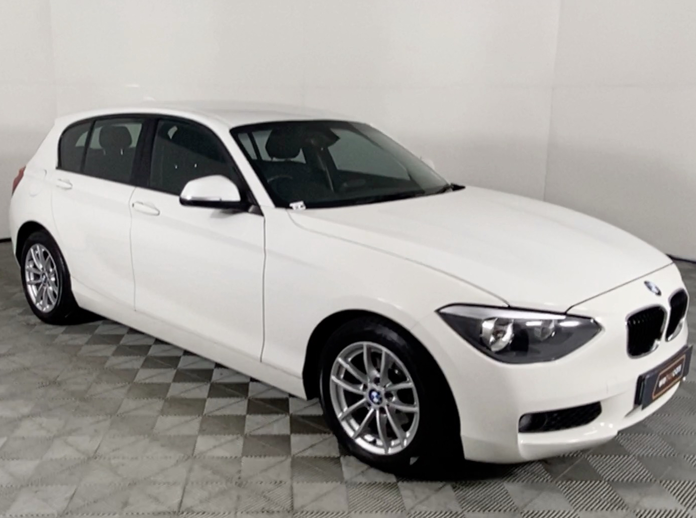 Бмв 116i 2011