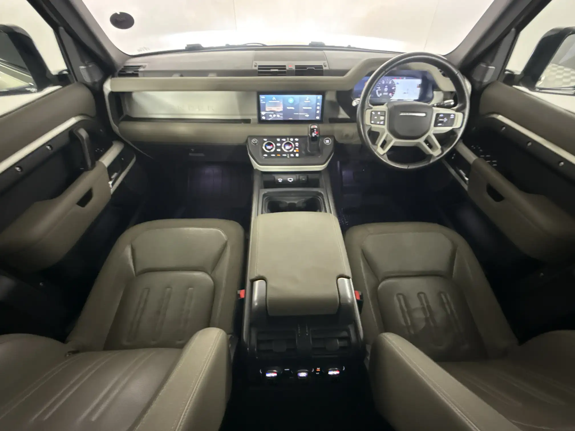 Land Rover Defender 110