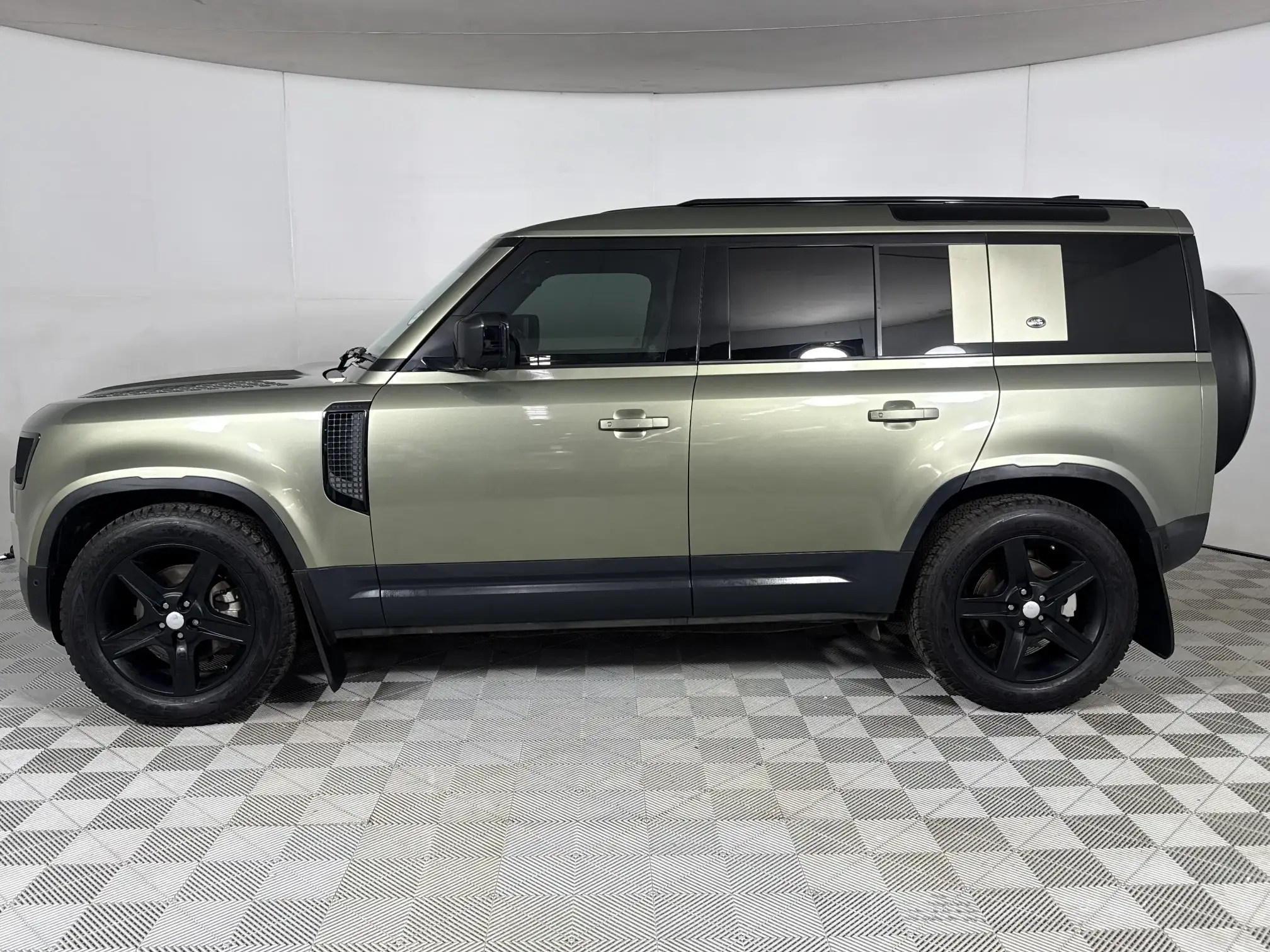 Land Rover Defender 110
