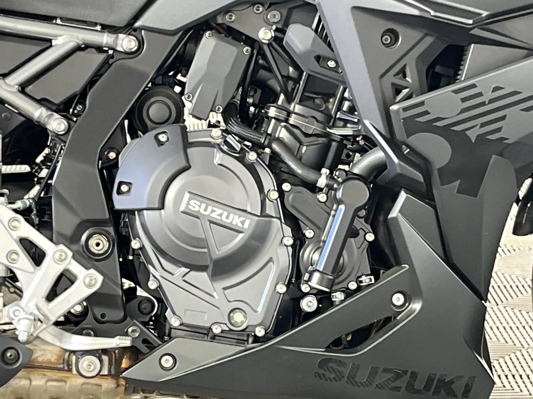 Suzuki 800