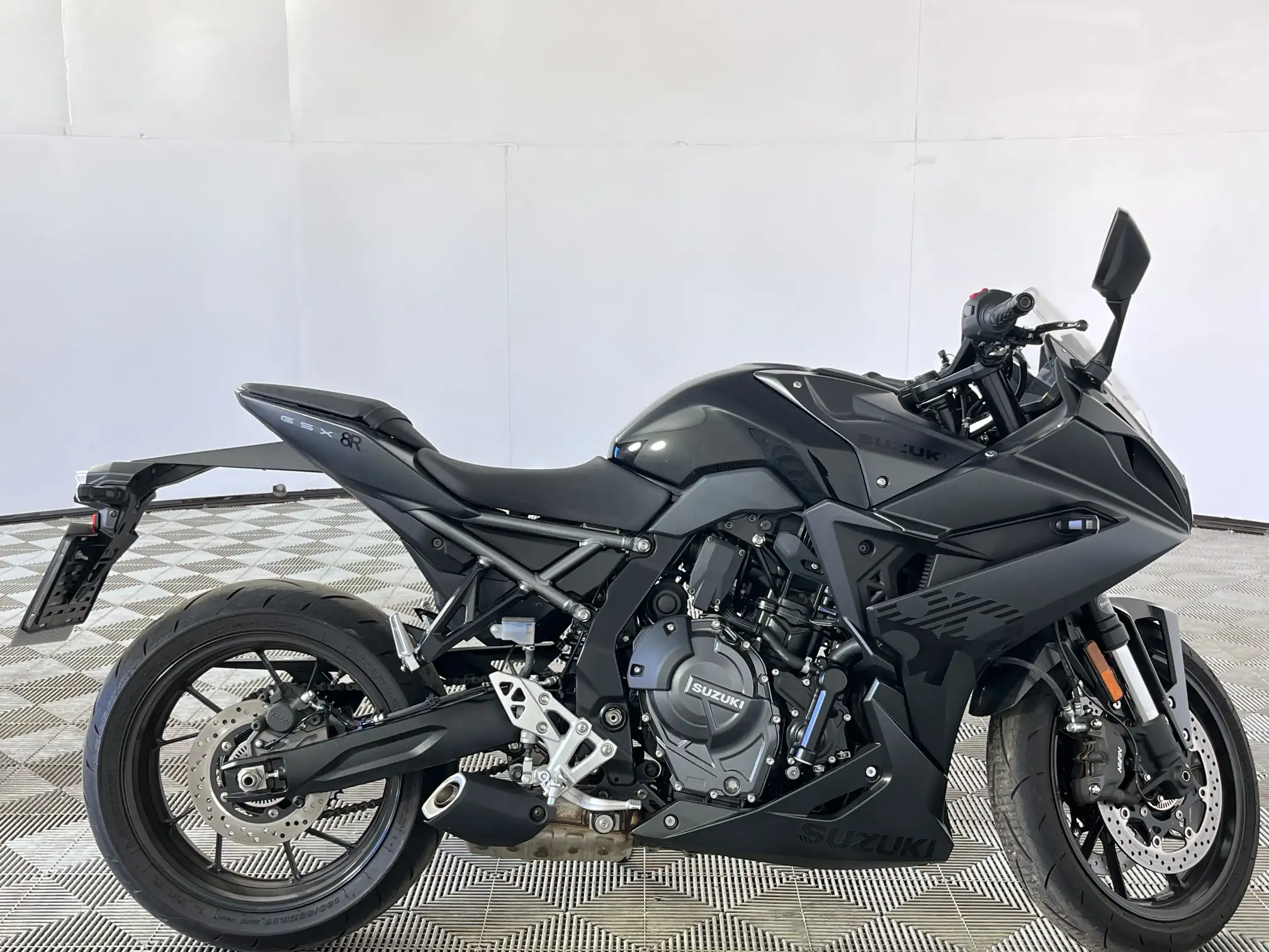 Suzuki 800