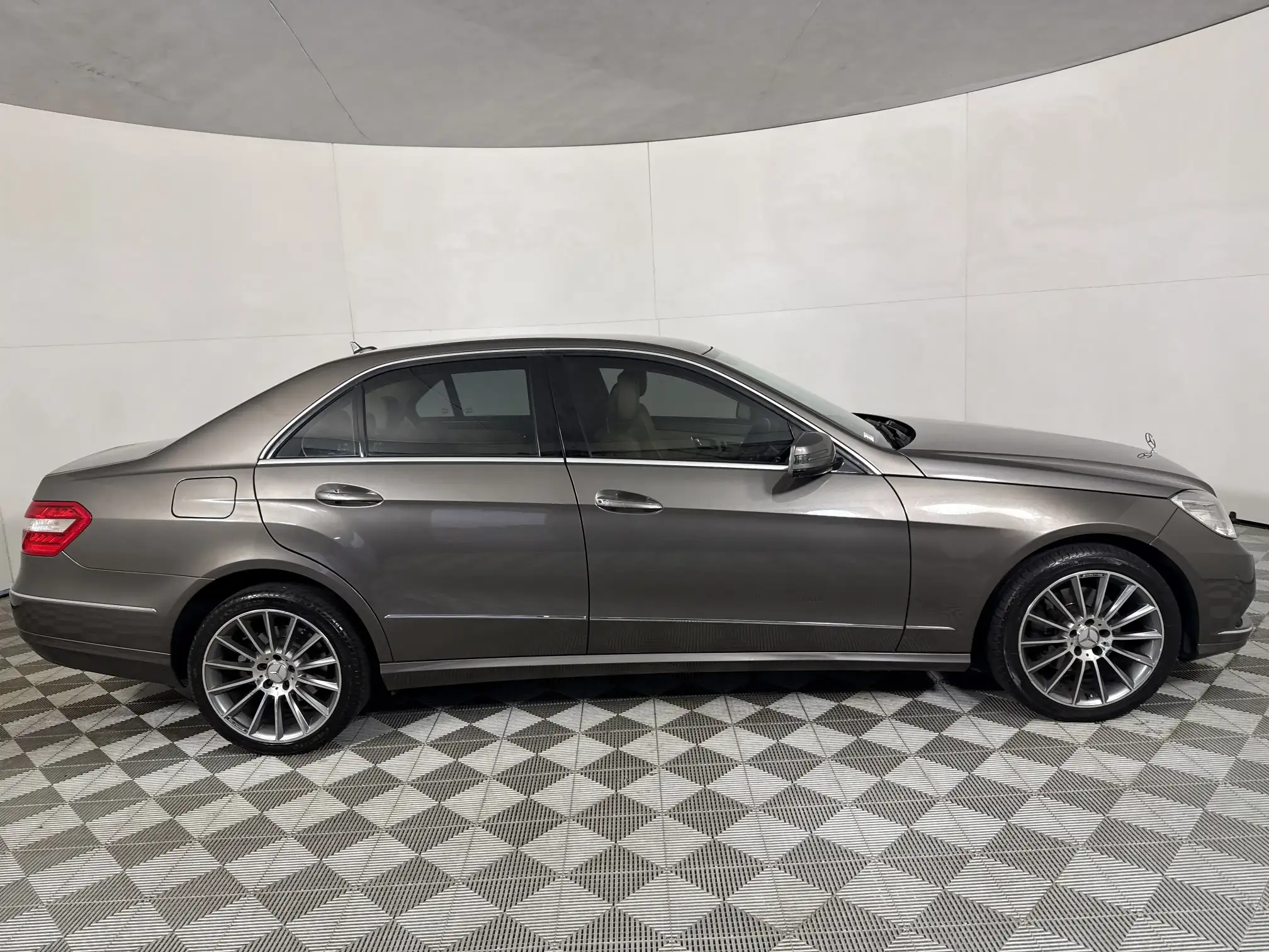 Mercedes-Benz E Class Sedan