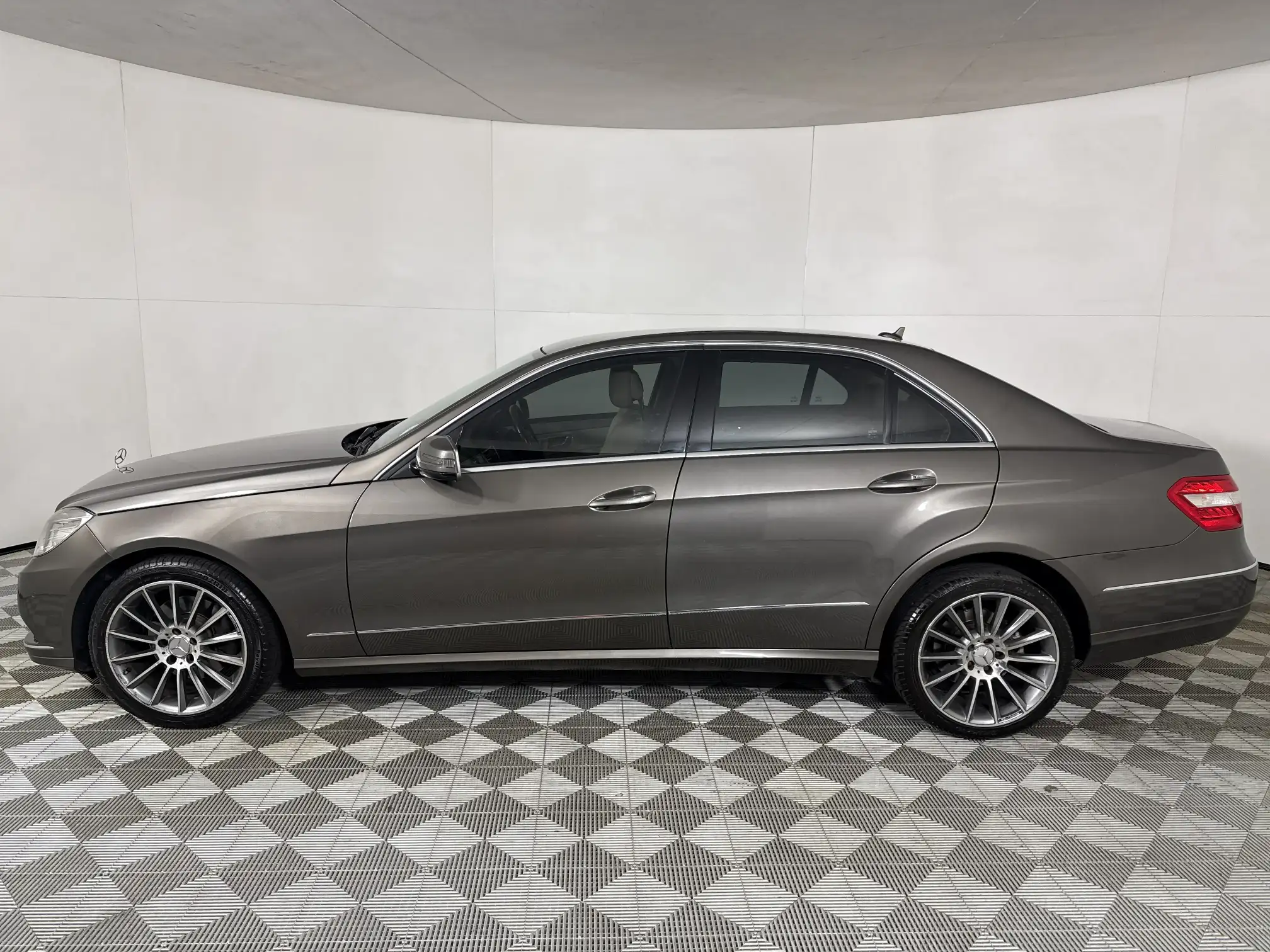 Mercedes-Benz E Class Sedan