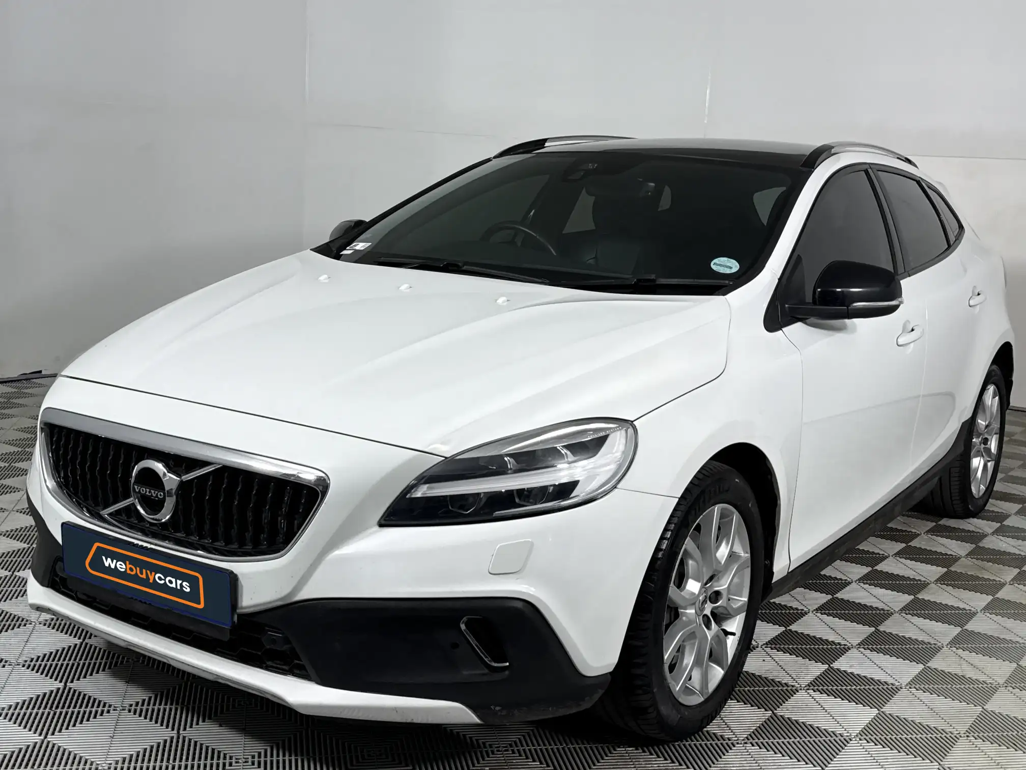 2018 Volvo V40